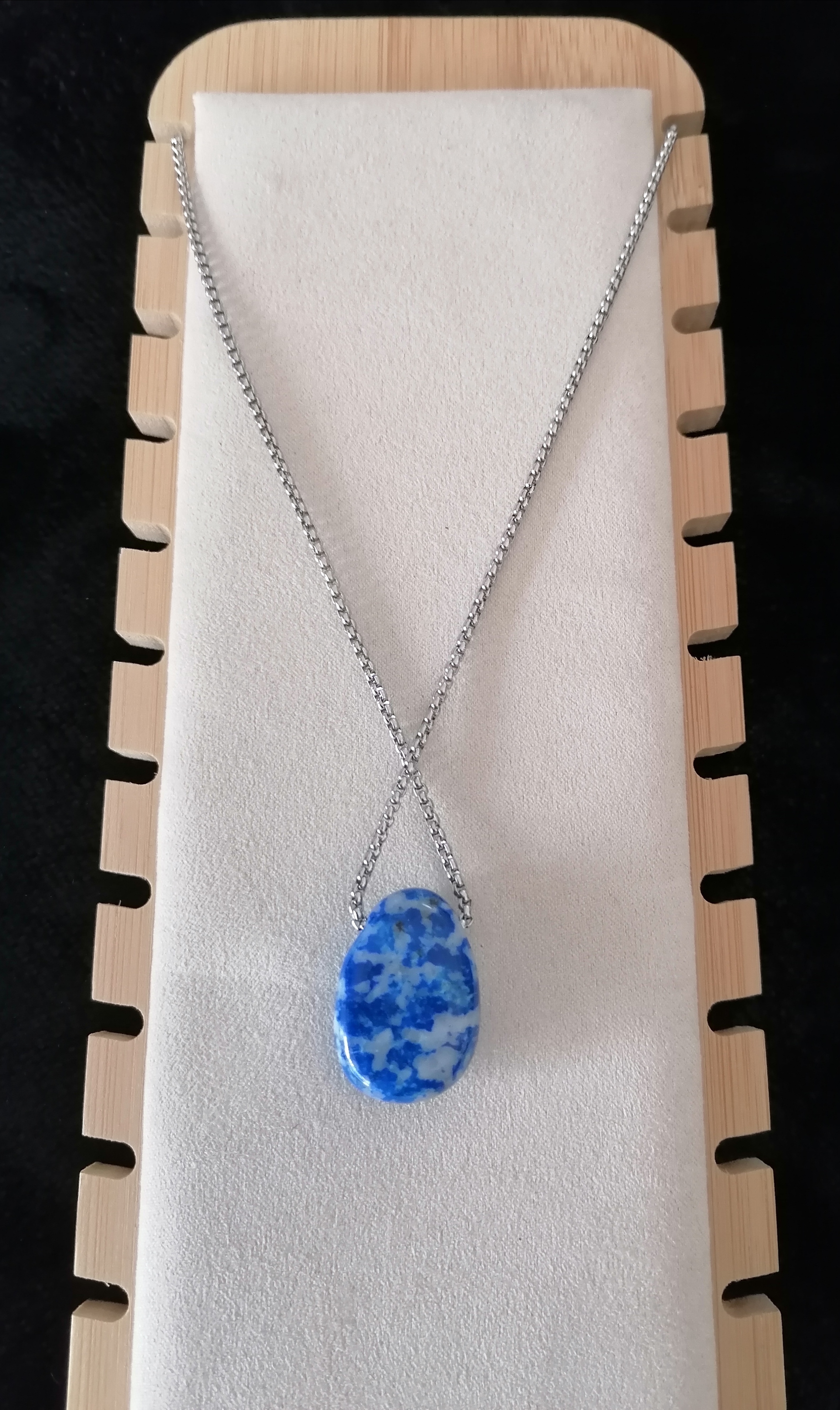 Collier "confiance et communication" en lapis lazuli