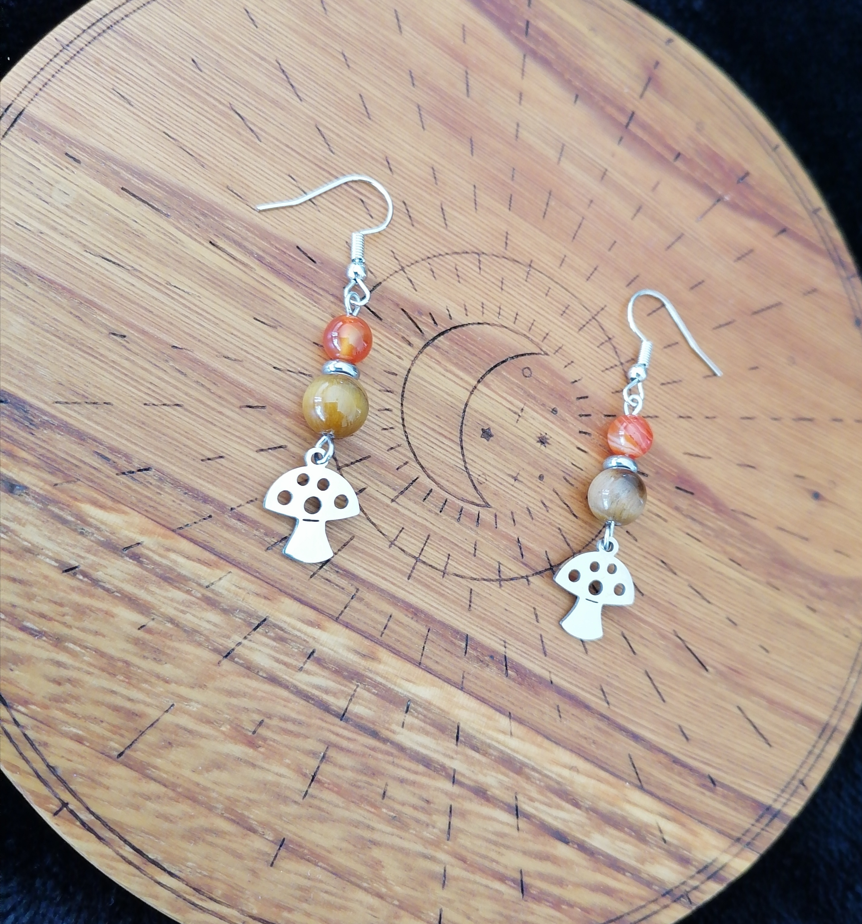 Boucles d'oreilles "champignon" en œil de tigre et cornaline