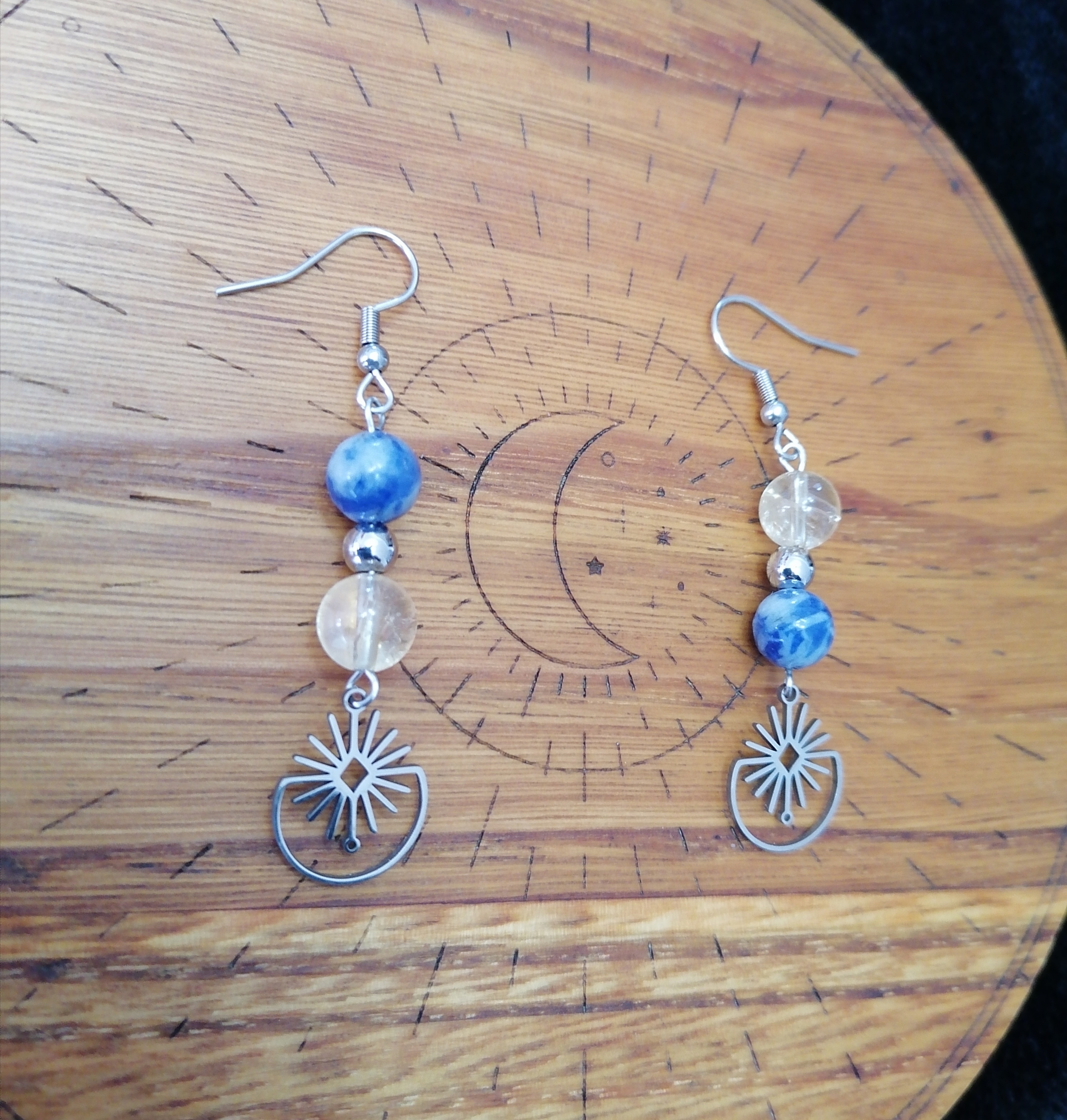 Boucles d'oreilles "soleil" en citrine et sodalite