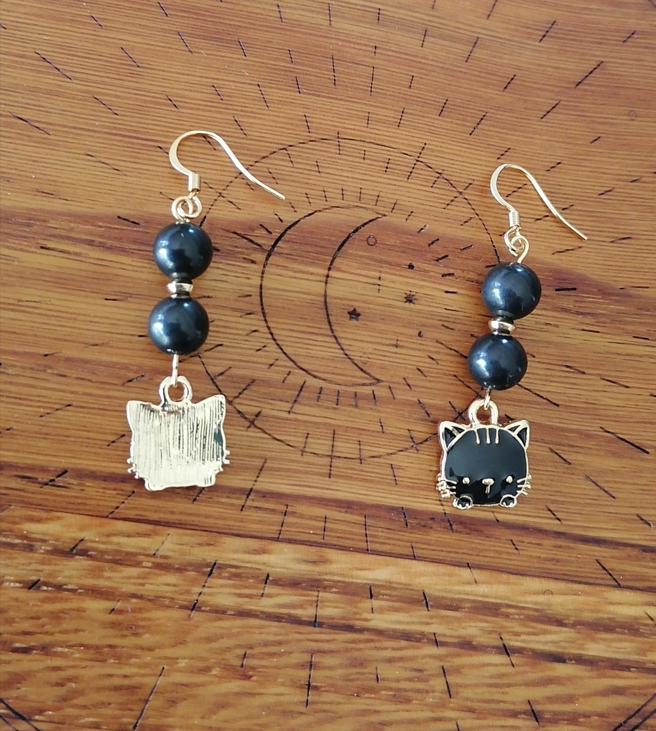 Boucles d'oreilles "chat" en shungite 