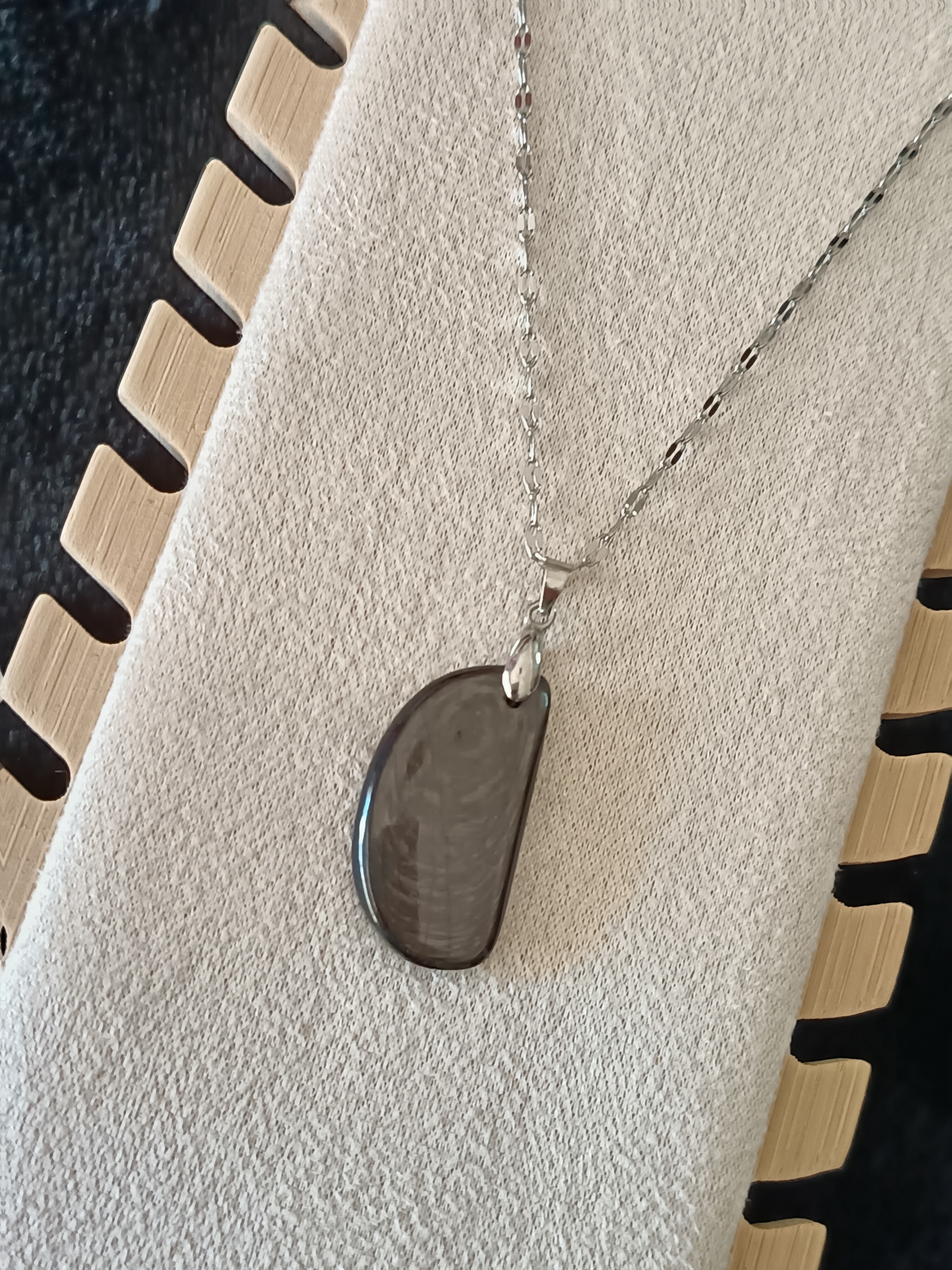 Collier "vitalité et sérénité" en hypersthène