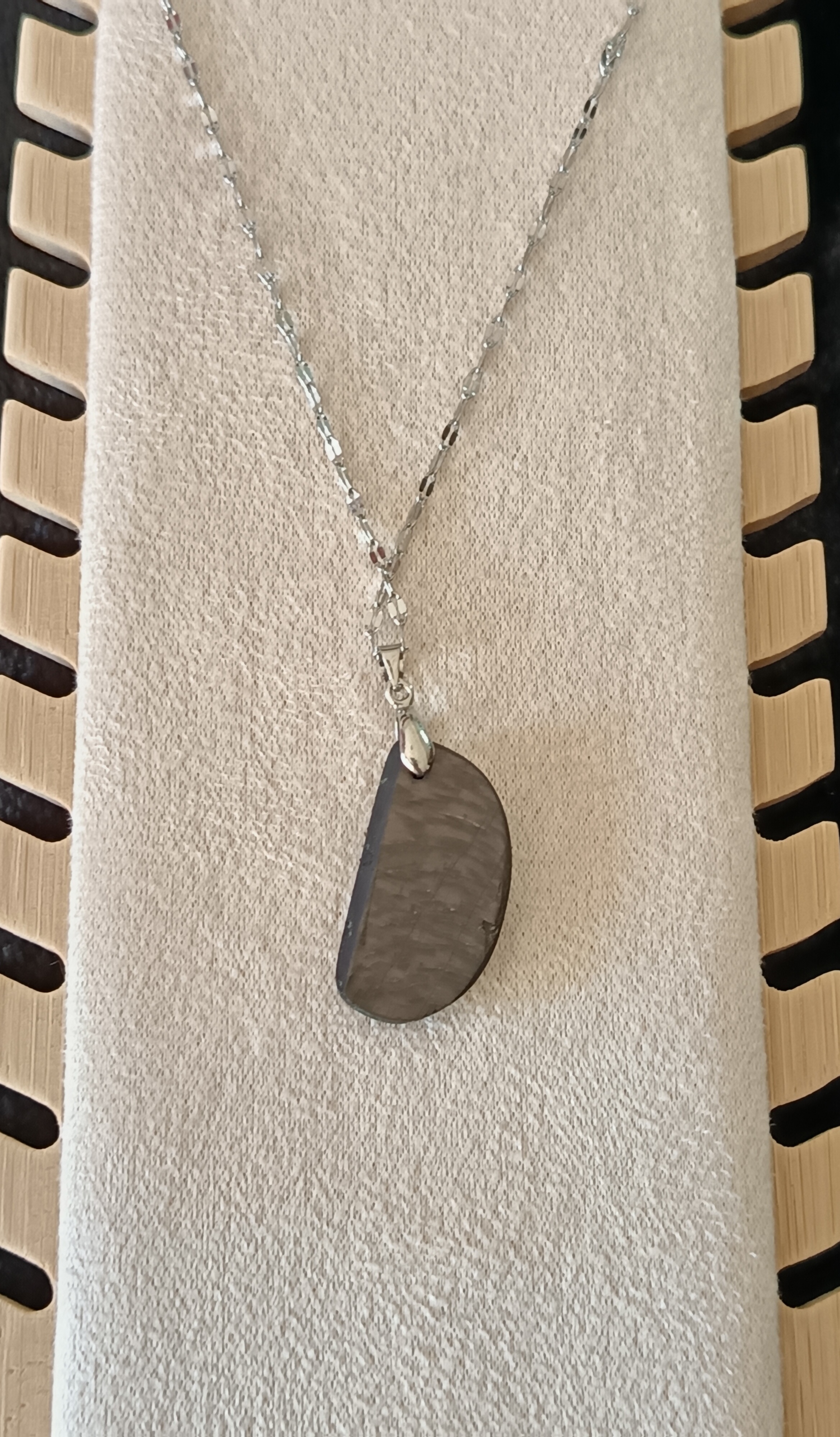 Collier "vitalité et sérénité" en hypersthène