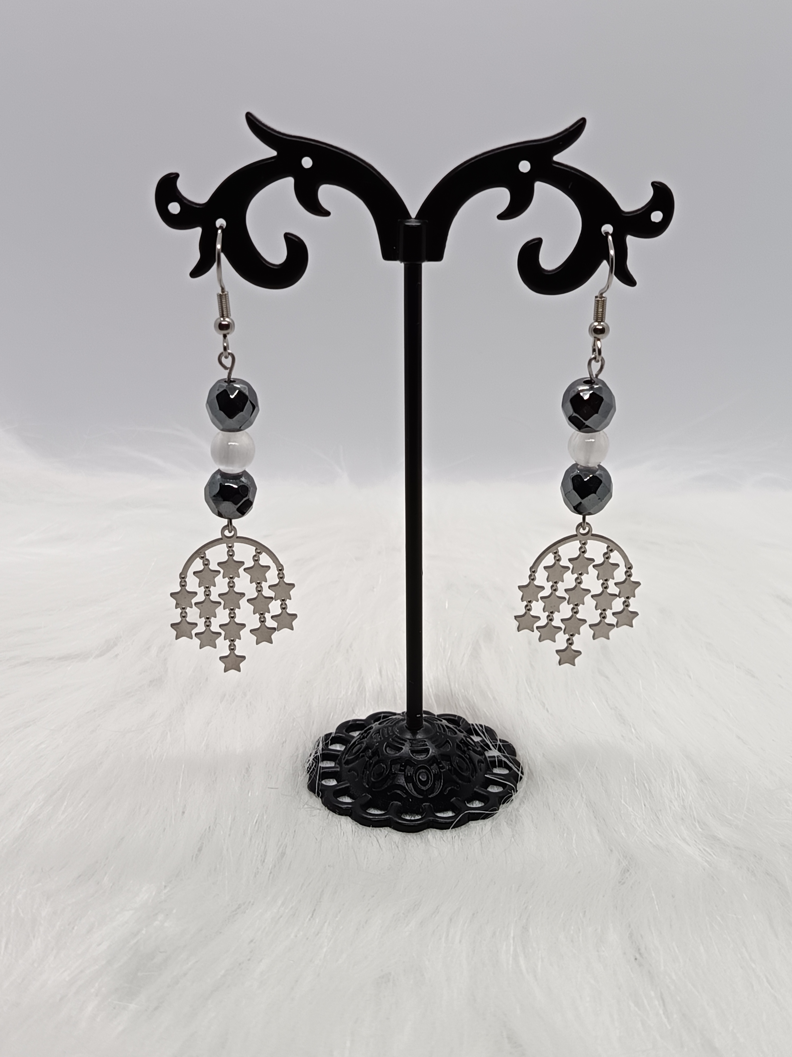 Boucles d'oreilles "pluie d'étoiles" en hématite et sélénite