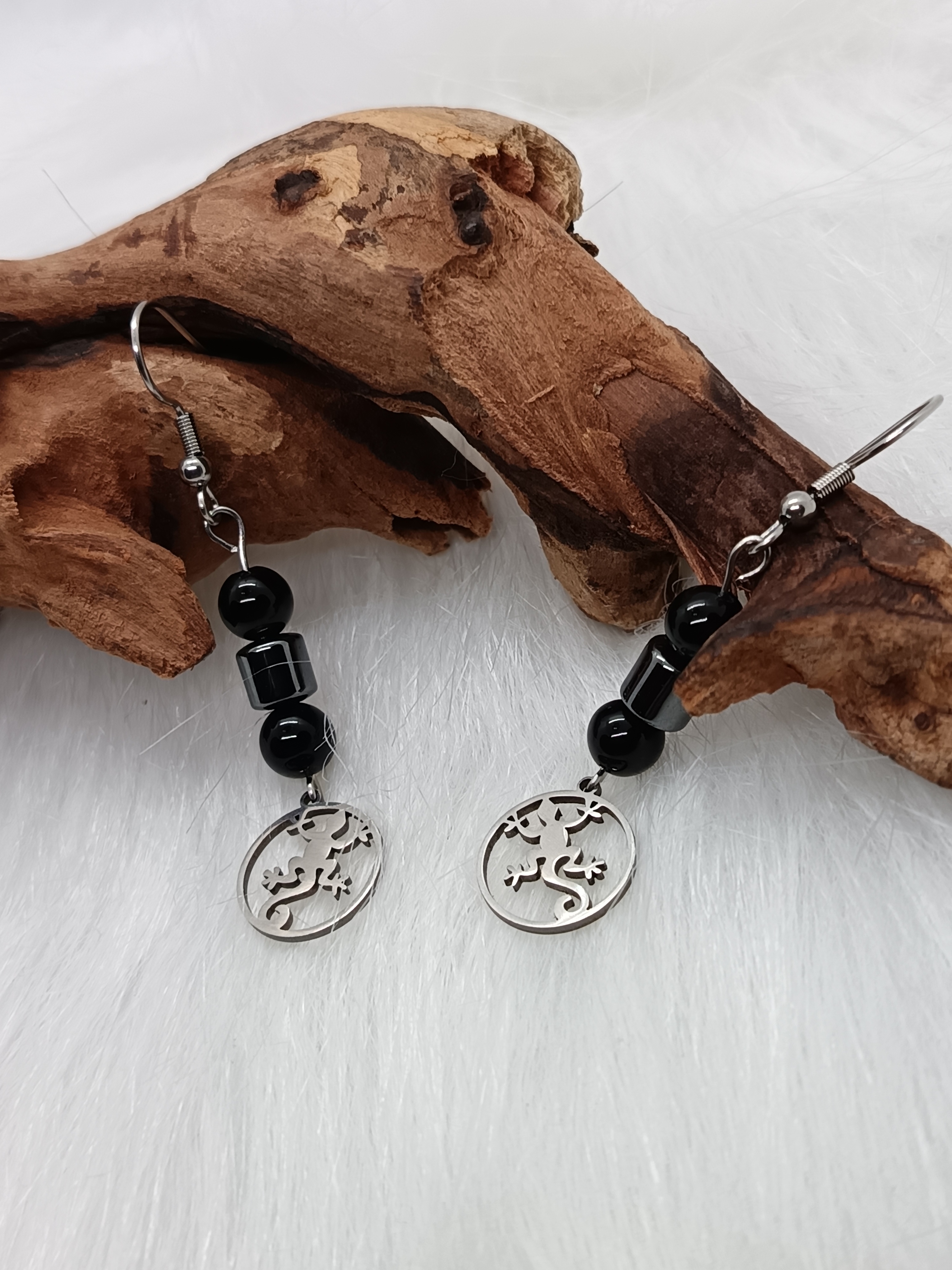 Boucles d'oreilles "salamandre" en onyx et hématite