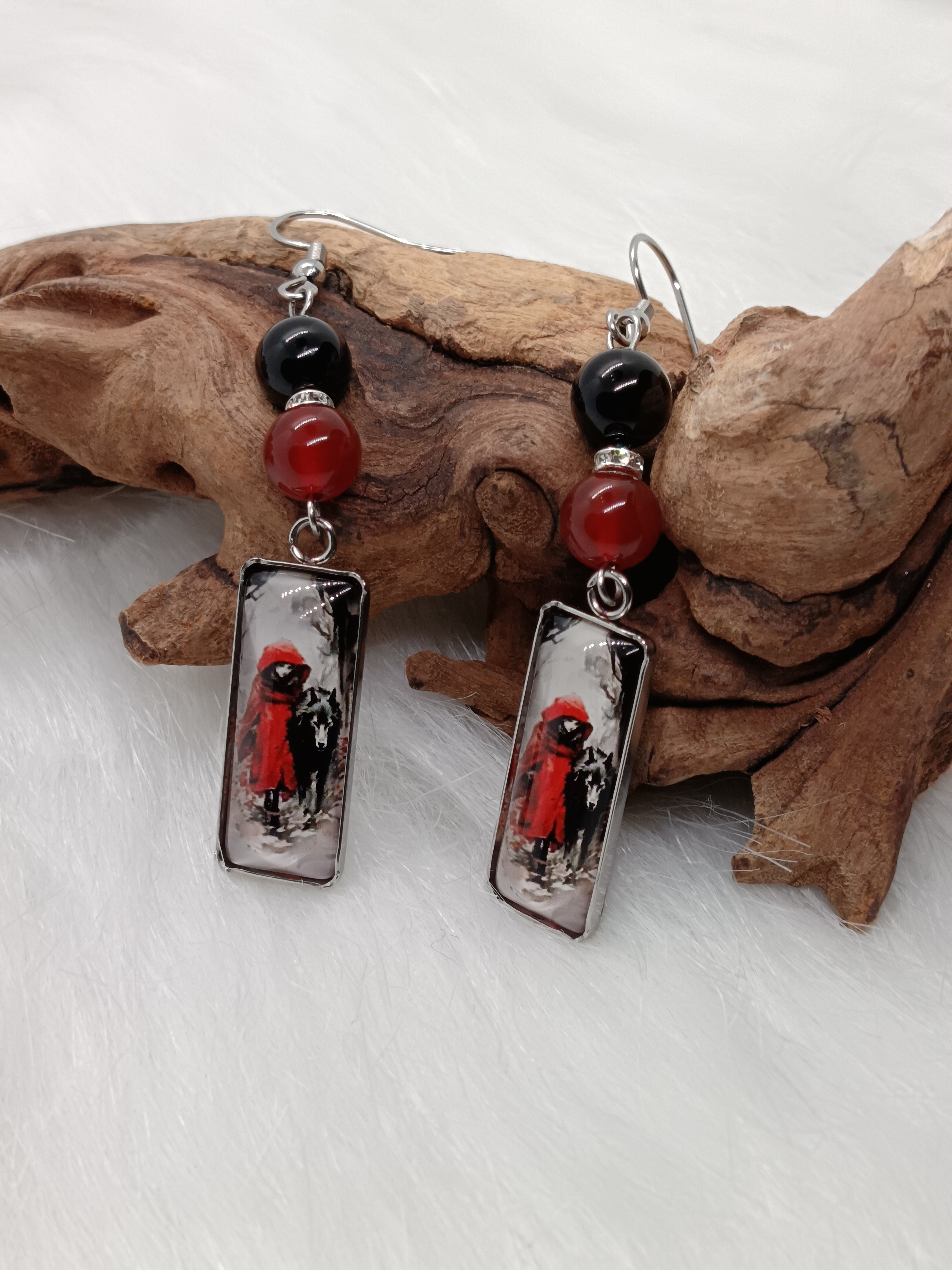 Boucles d'oreilles "petit chaperon rouge" en cornaline et onyx
