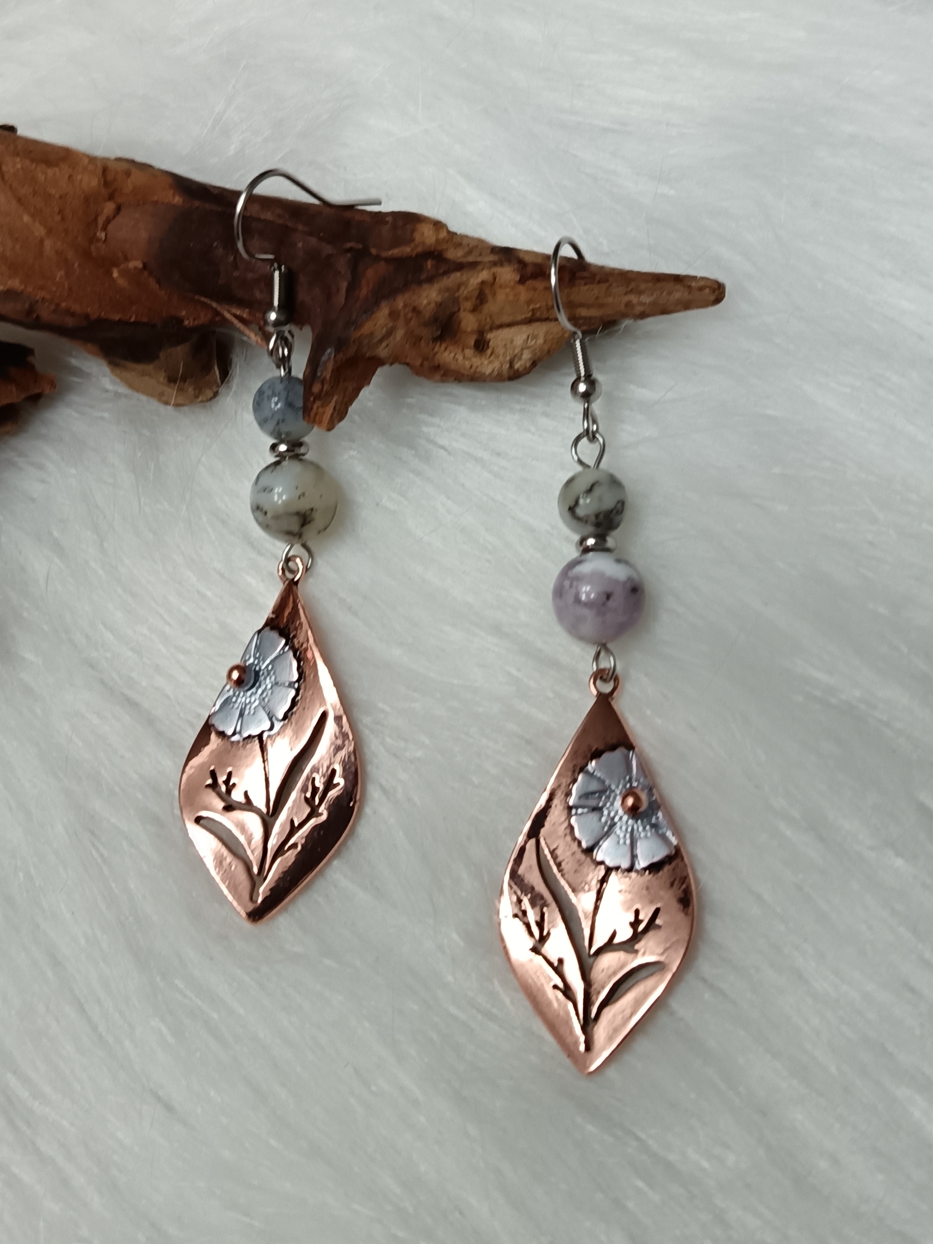 Boucles d'oreilles "jolie marguerite" en agate dendritique 