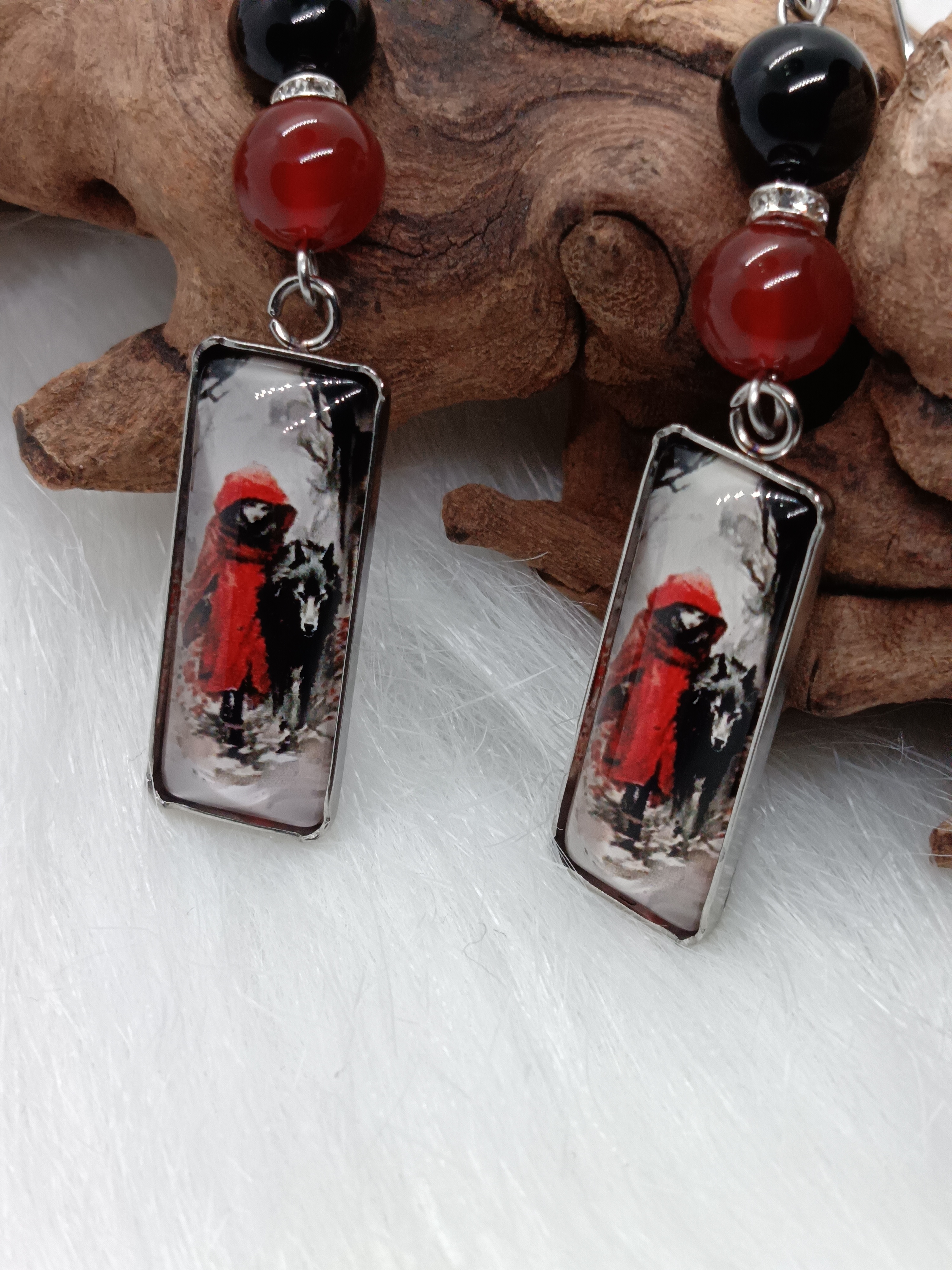 Boucles d'oreilles "petit chaperon rouge" en cornaline et onyx