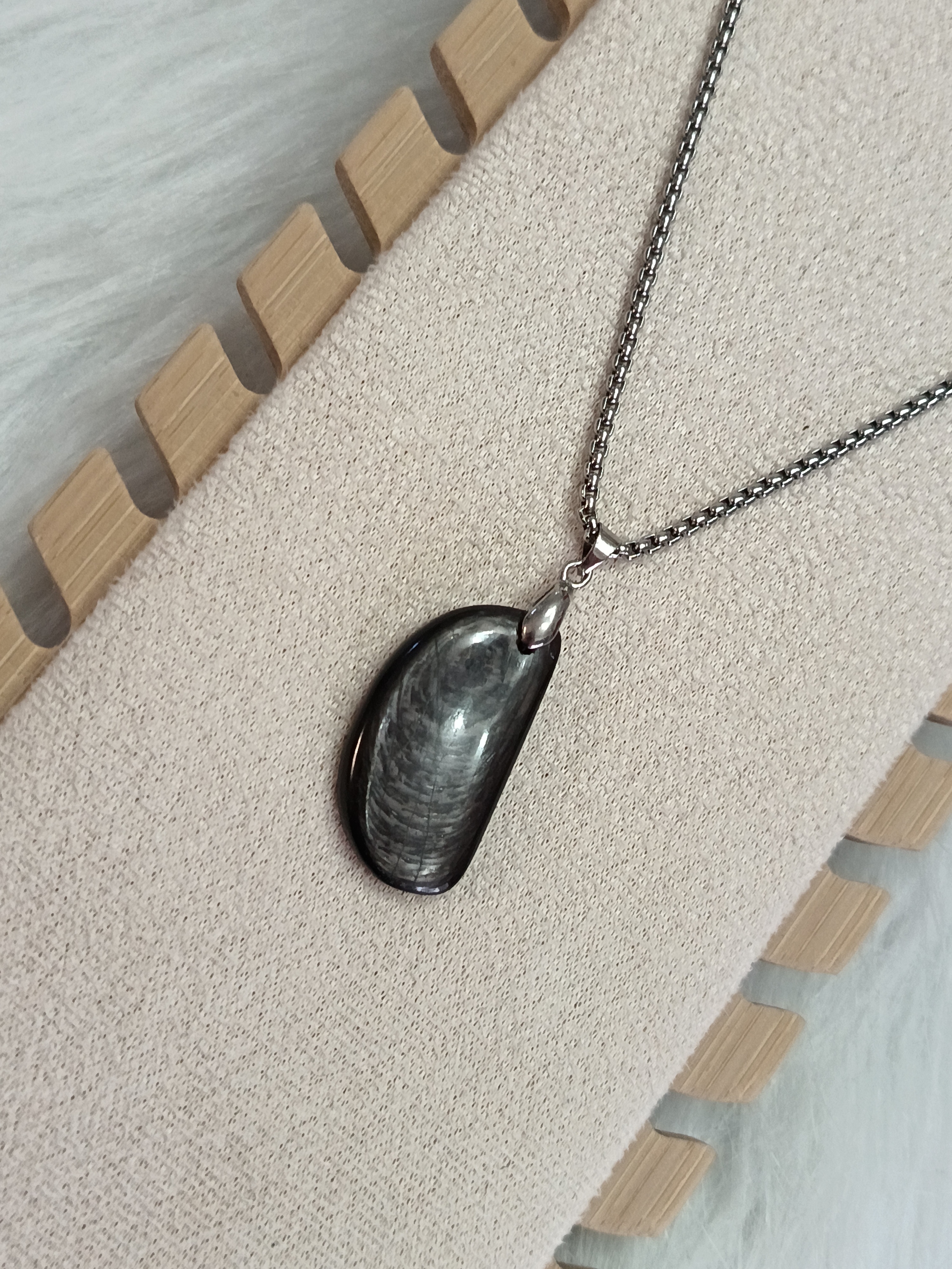 Collier "vitalité et sérénité" en hypersthène