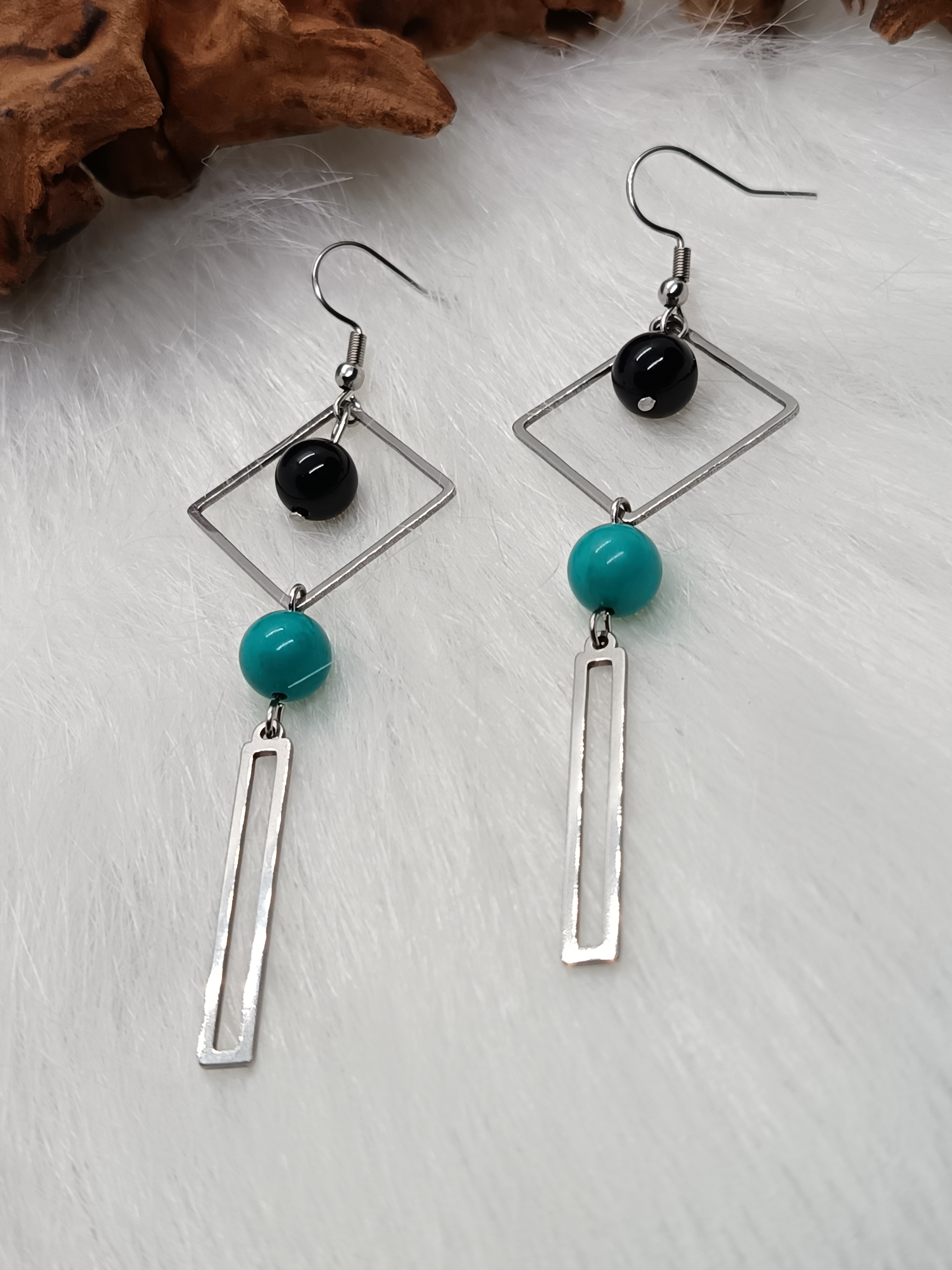 Boucles d'oreilles "géométriques" en turquoise et onyx