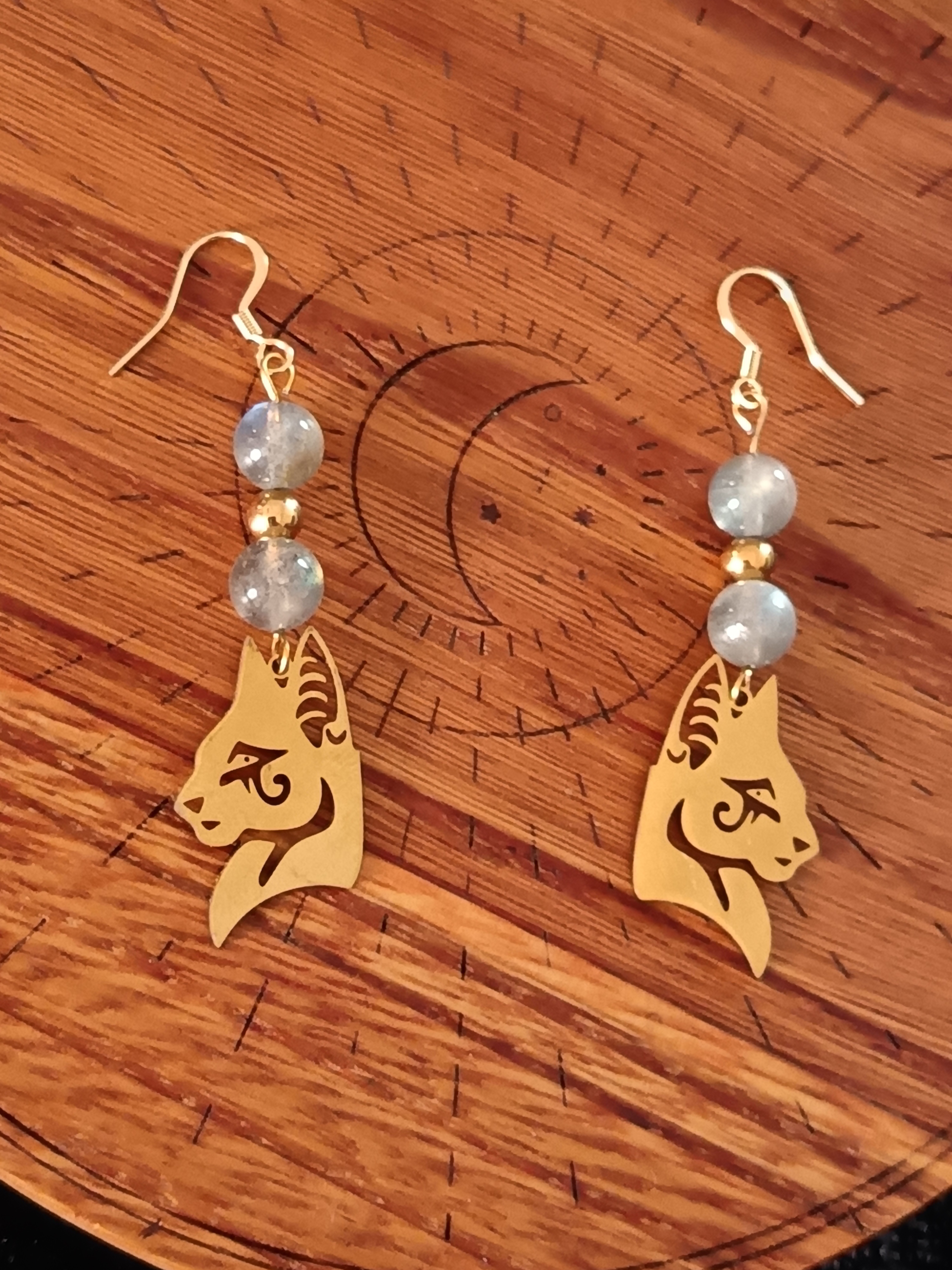 Boucles d'oreilles "chat égyptien" en labradorite