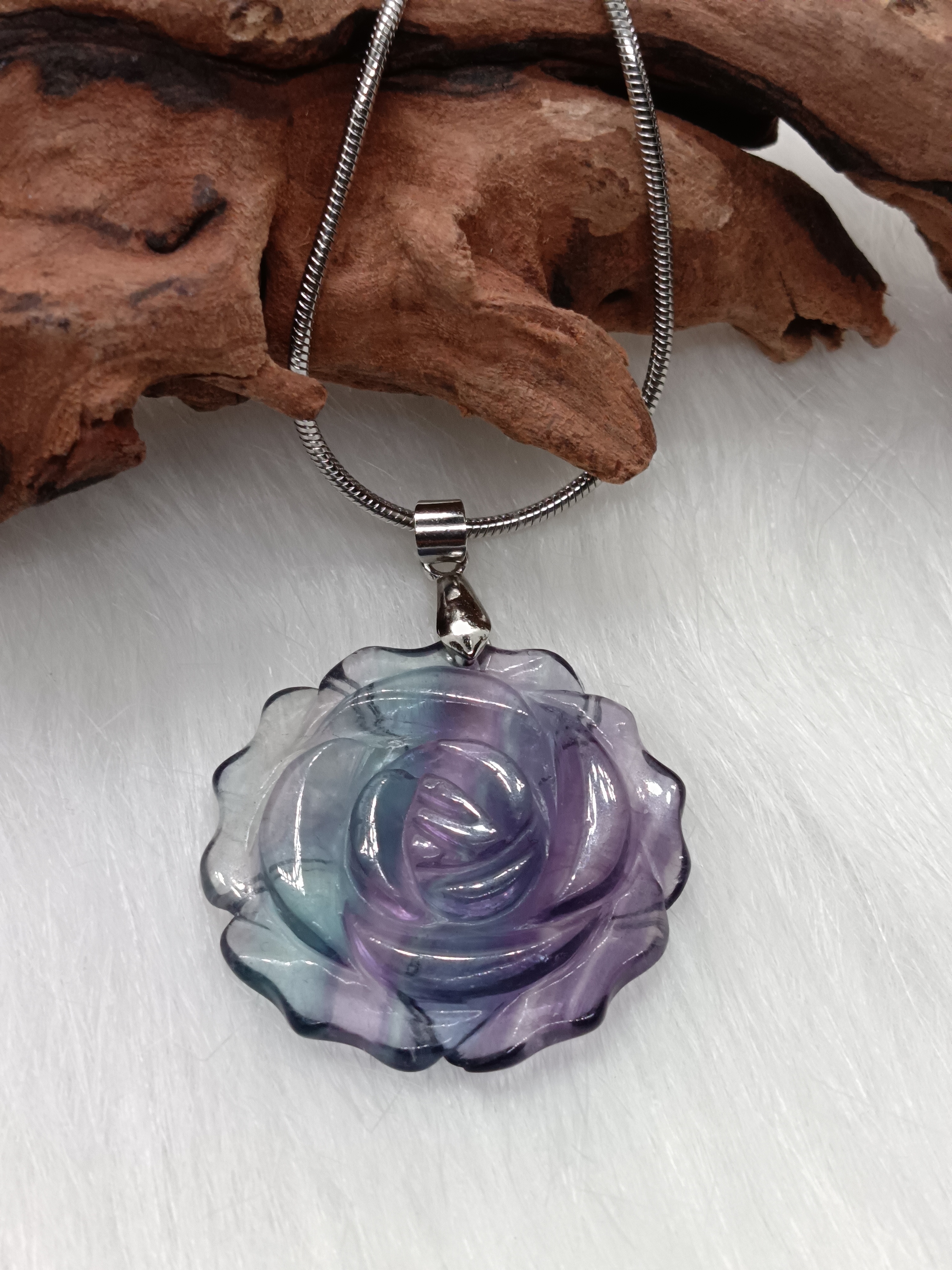 Collier "rose" en fluorite multicolore