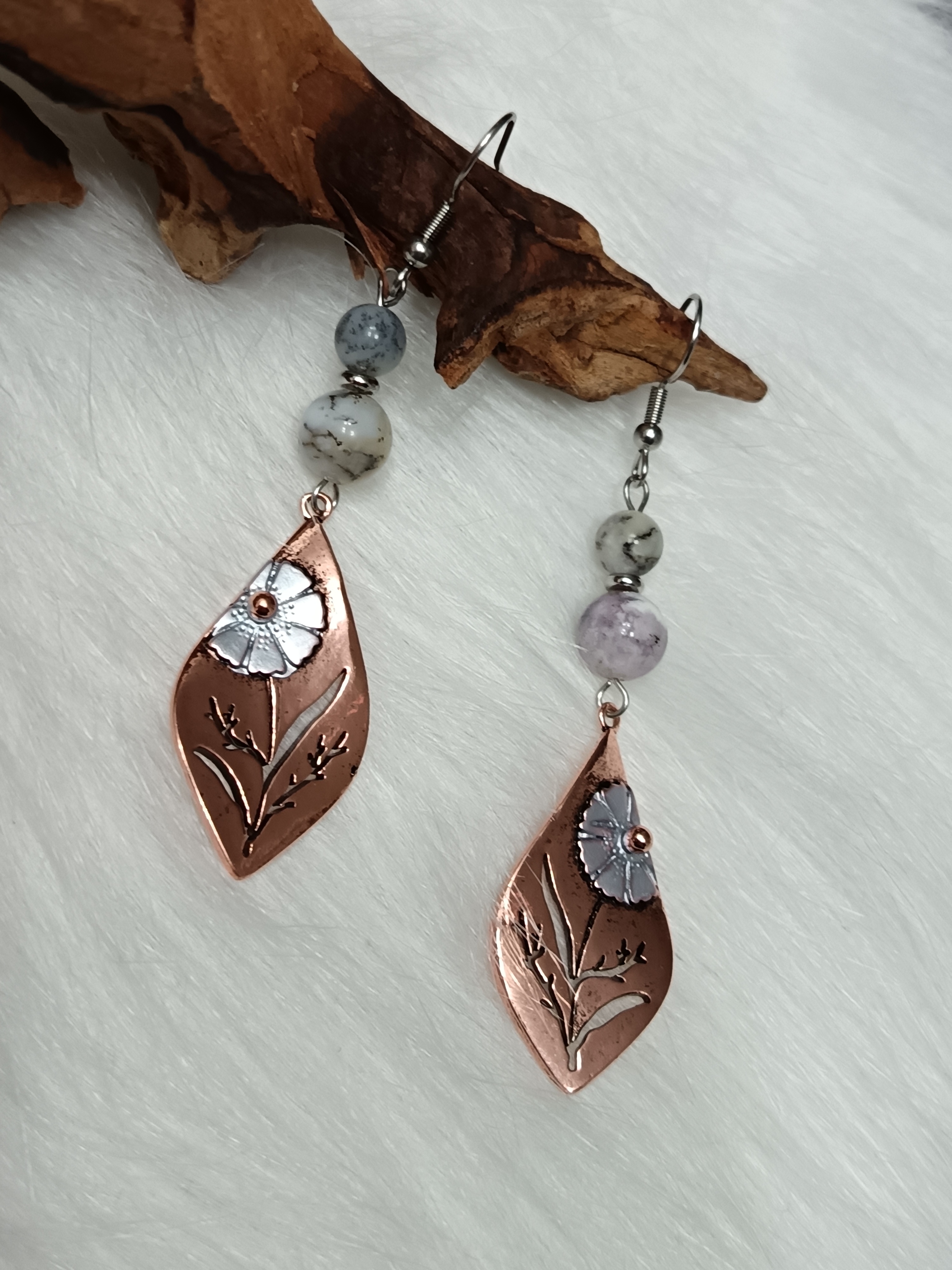 Boucles d'oreilles "jolie marguerite" en agate dendritique 