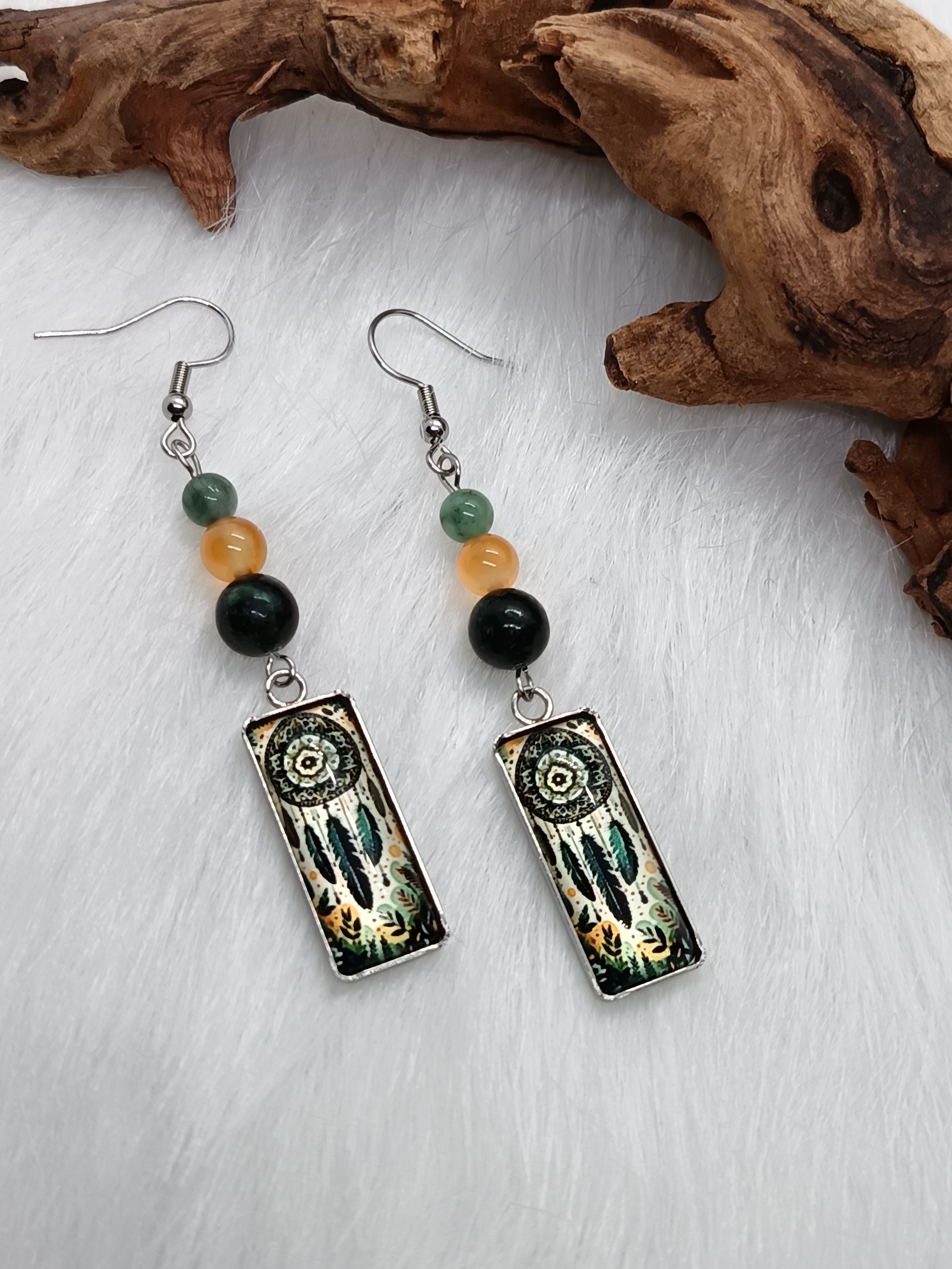 Boucles d'oreilles "attrape-rêve" en émeraude et cornaline