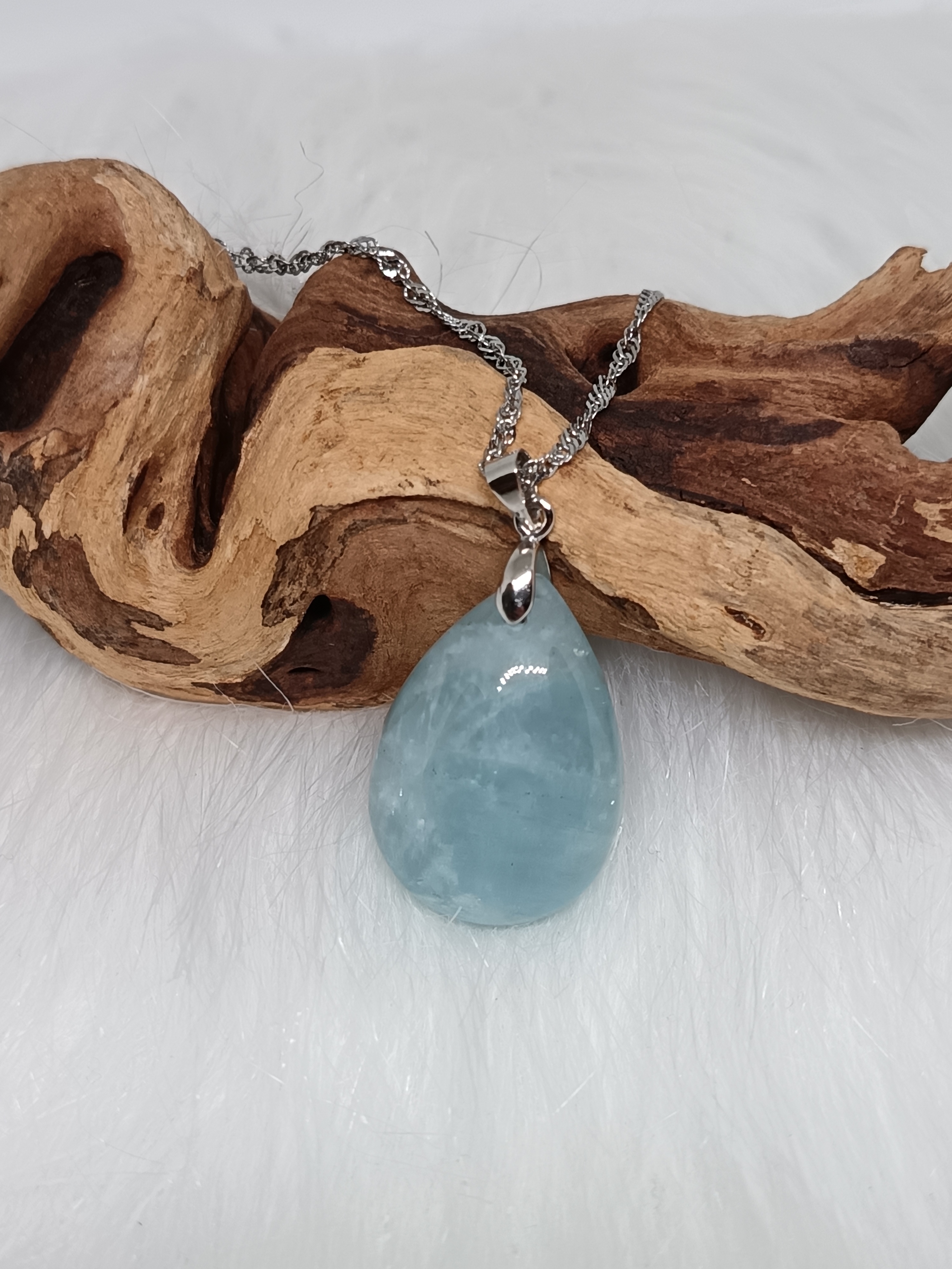 Collier "goutte" en aigue-marine