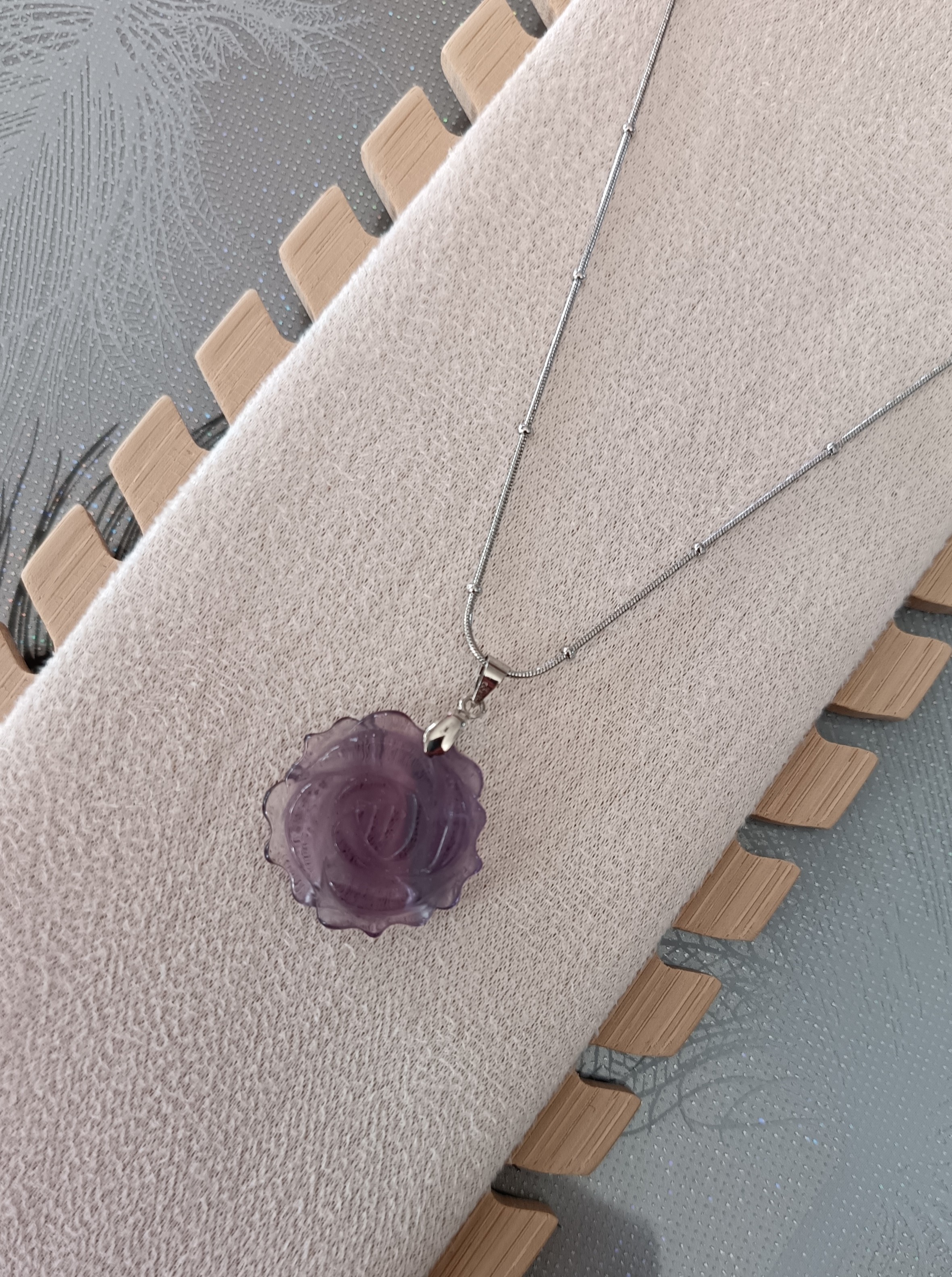 Collier "rose" en fluorite multicolore