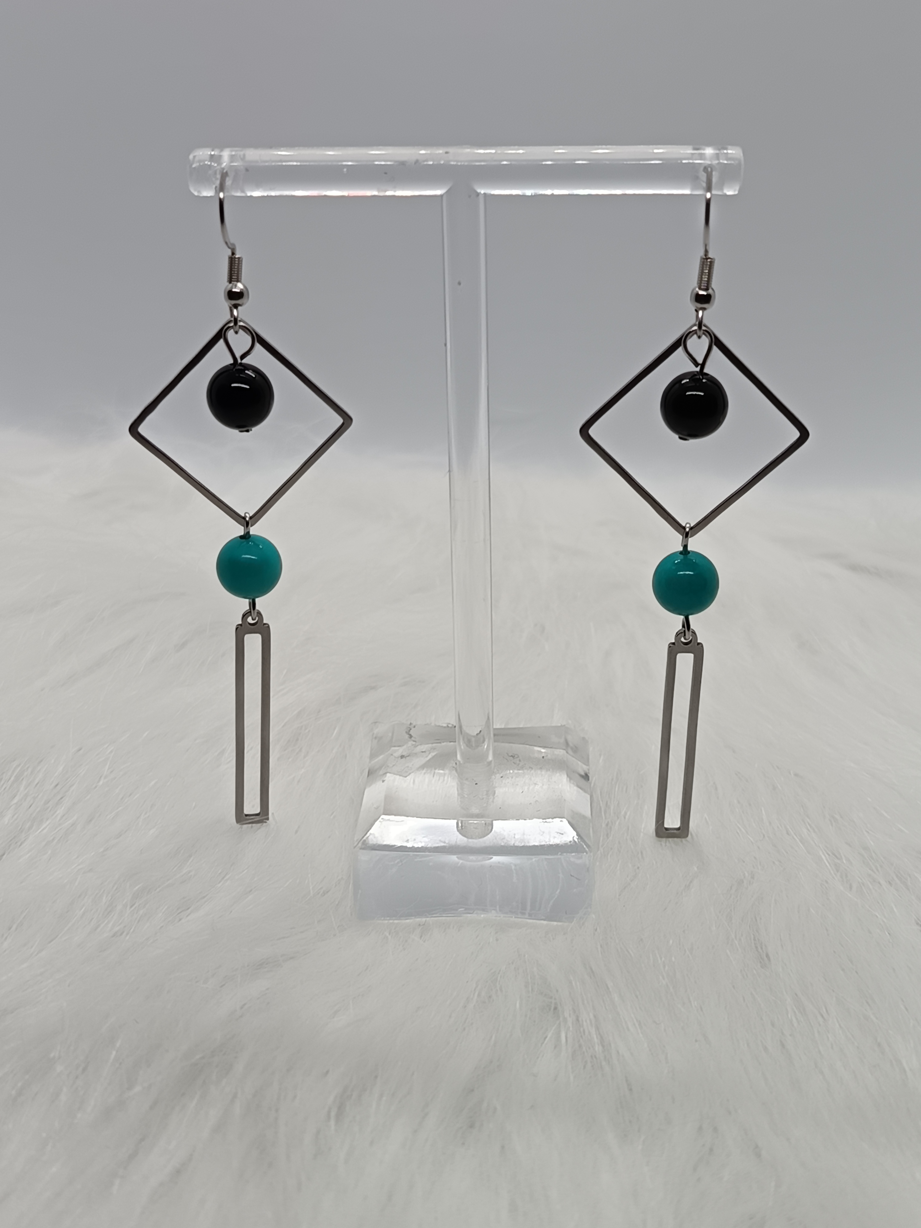 Boucles d'oreilles "géométriques" en turquoise et onyx