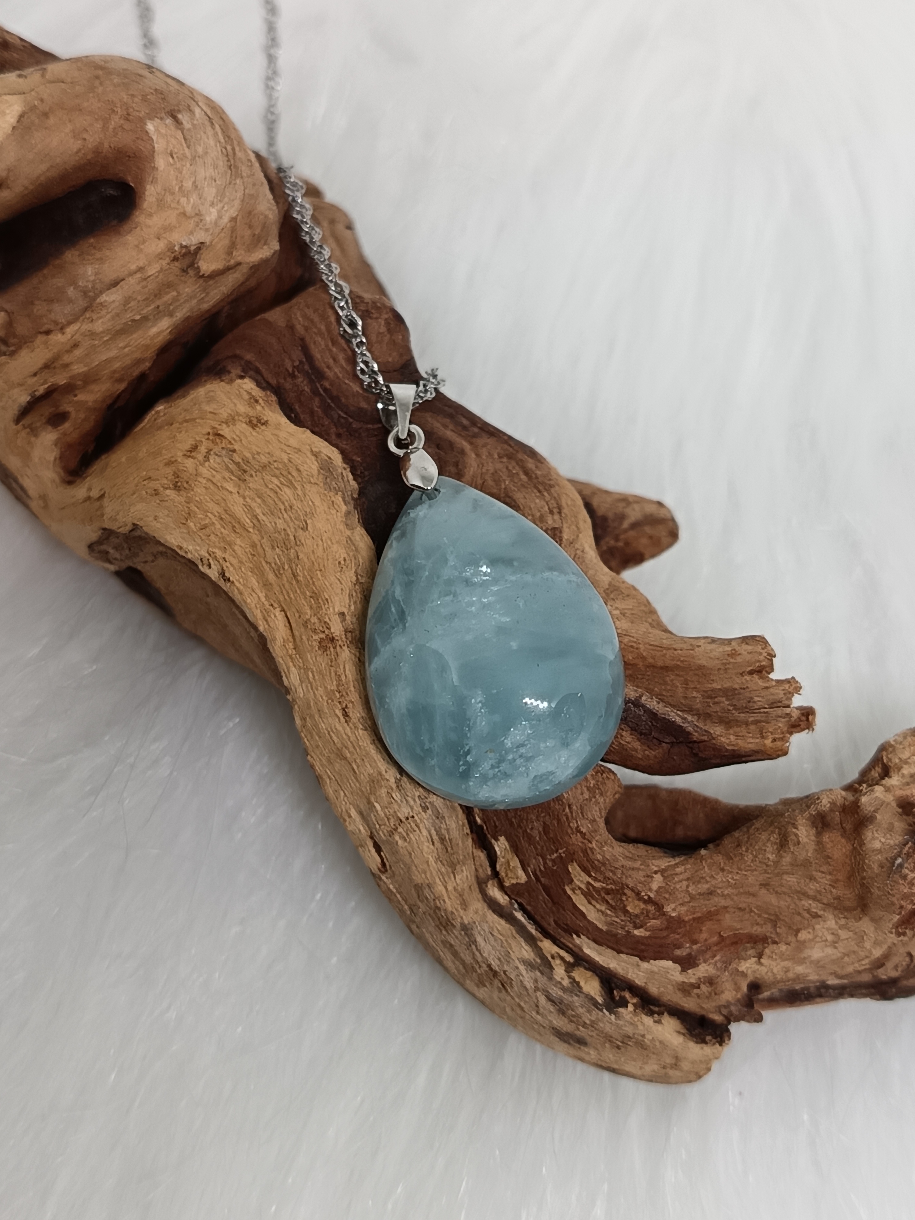 Collier "goutte" en aigue-marine