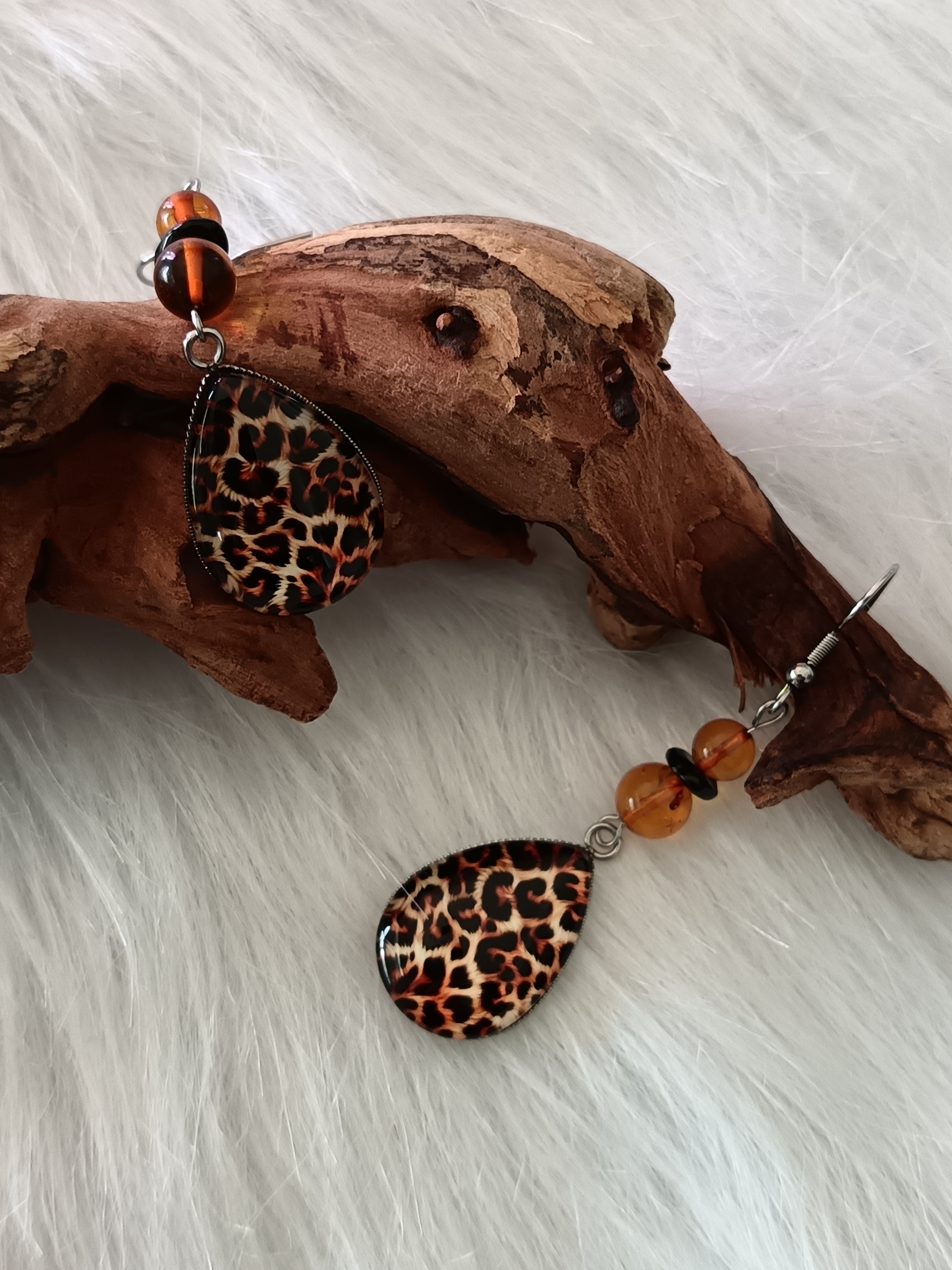 Boucles d'oreilles "léopard" en ambre naturelle et tourmaline