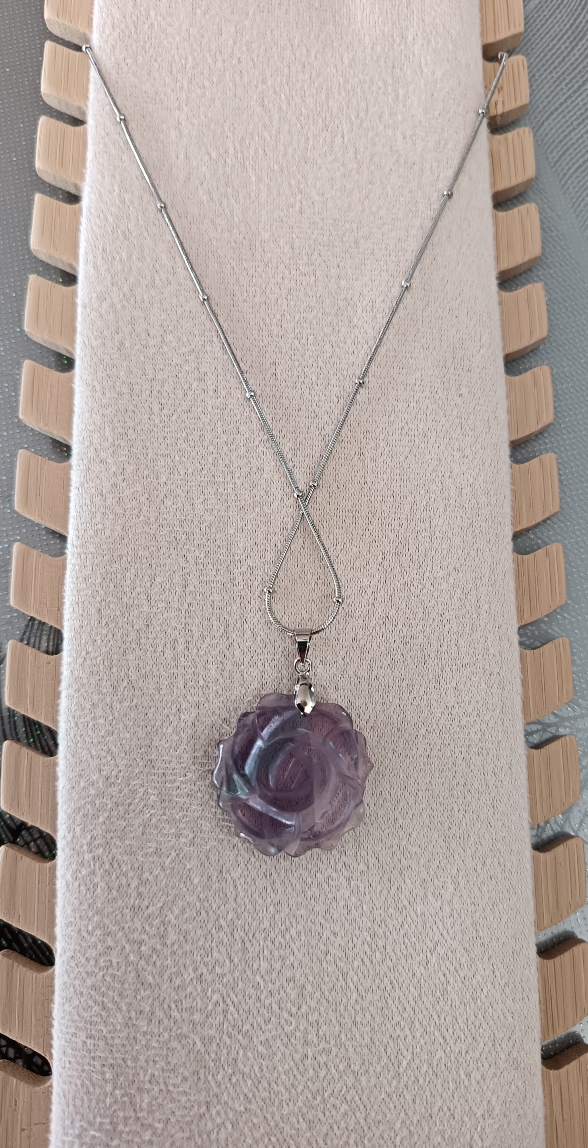 Collier "rose" en fluorite multicolore
