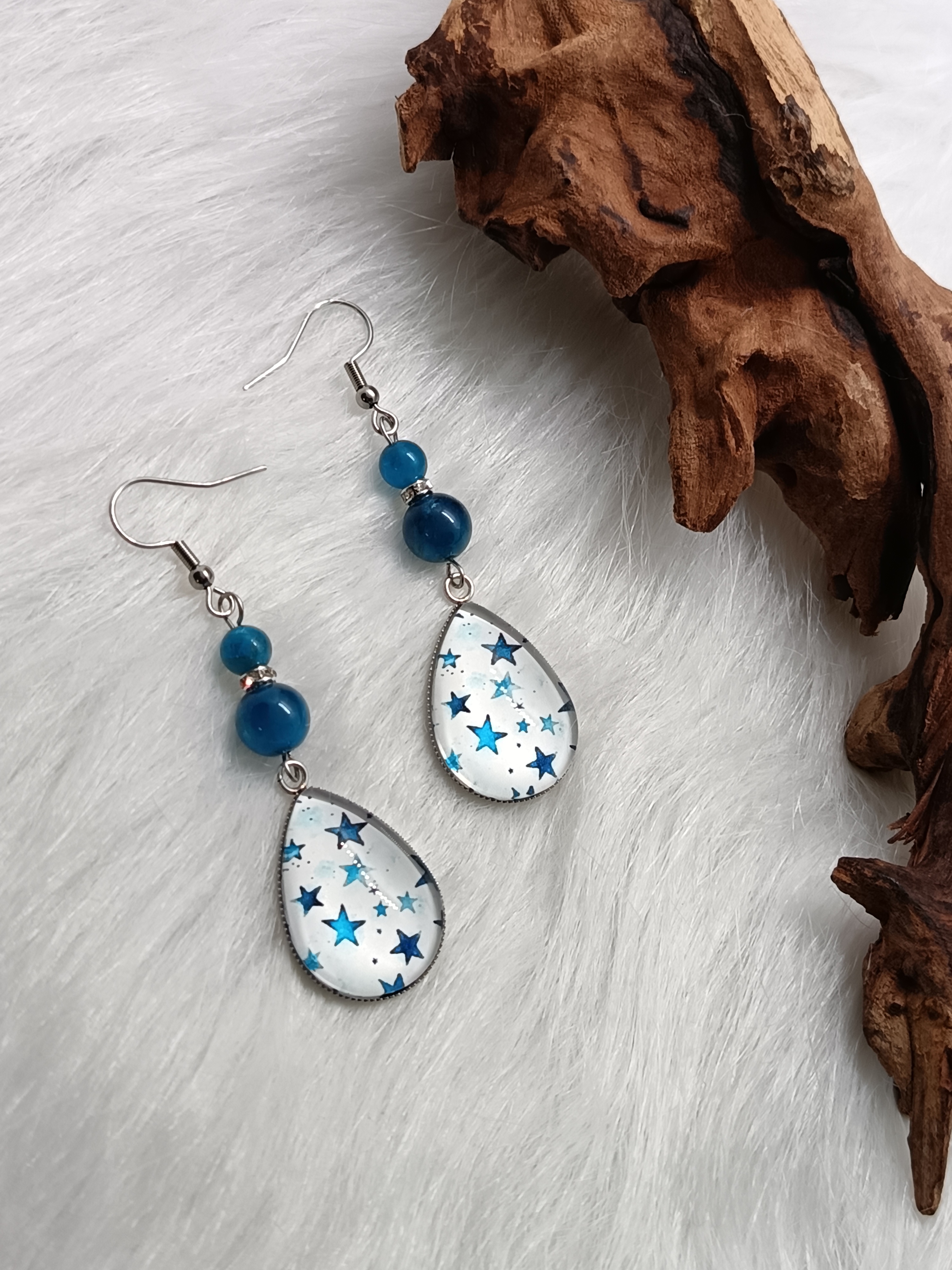 Boucles d'oreilles "étoilées" en apatite bleue