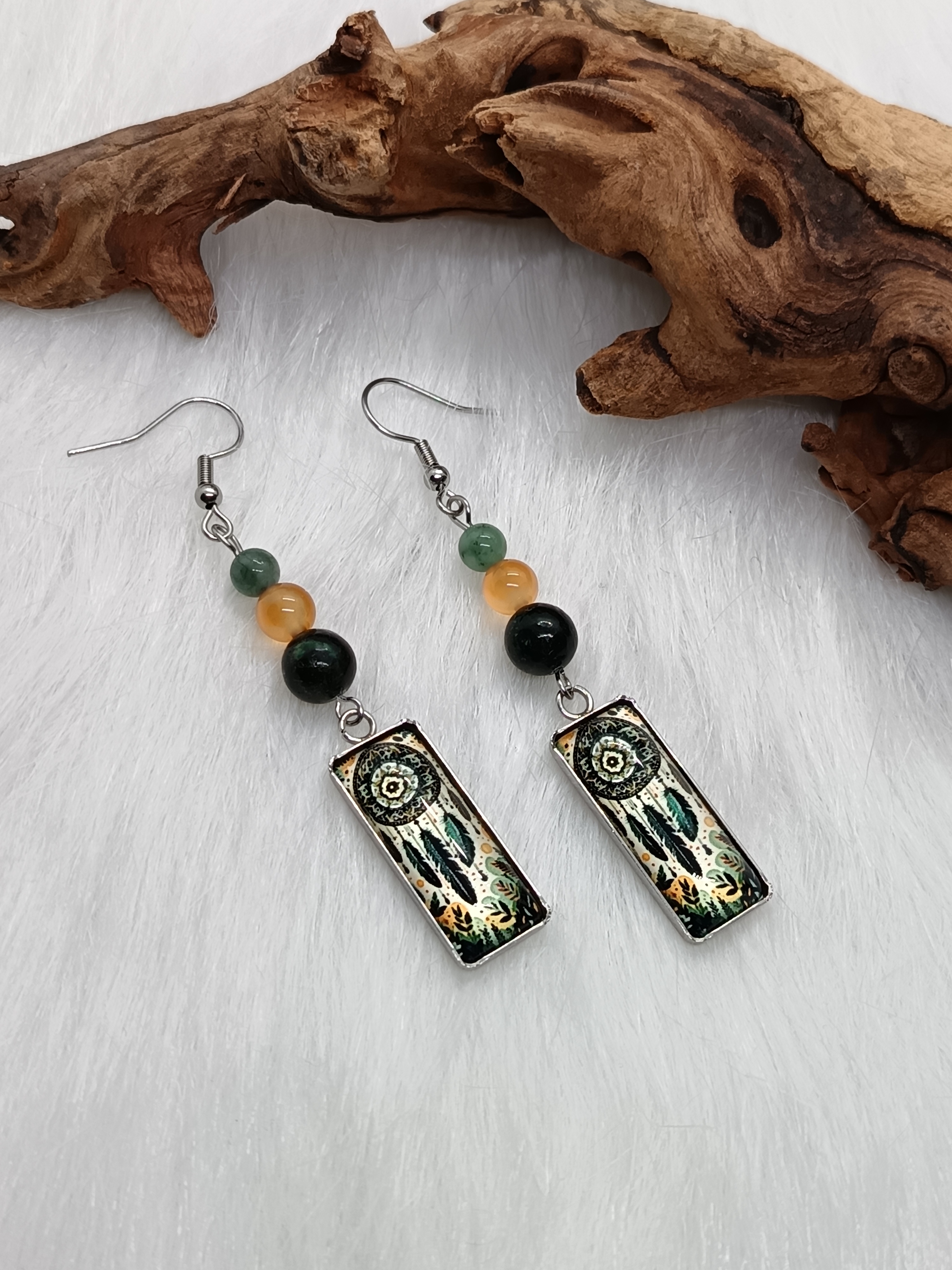 Boucles d'oreilles "attrape-rêve" en émeraude et cornaline