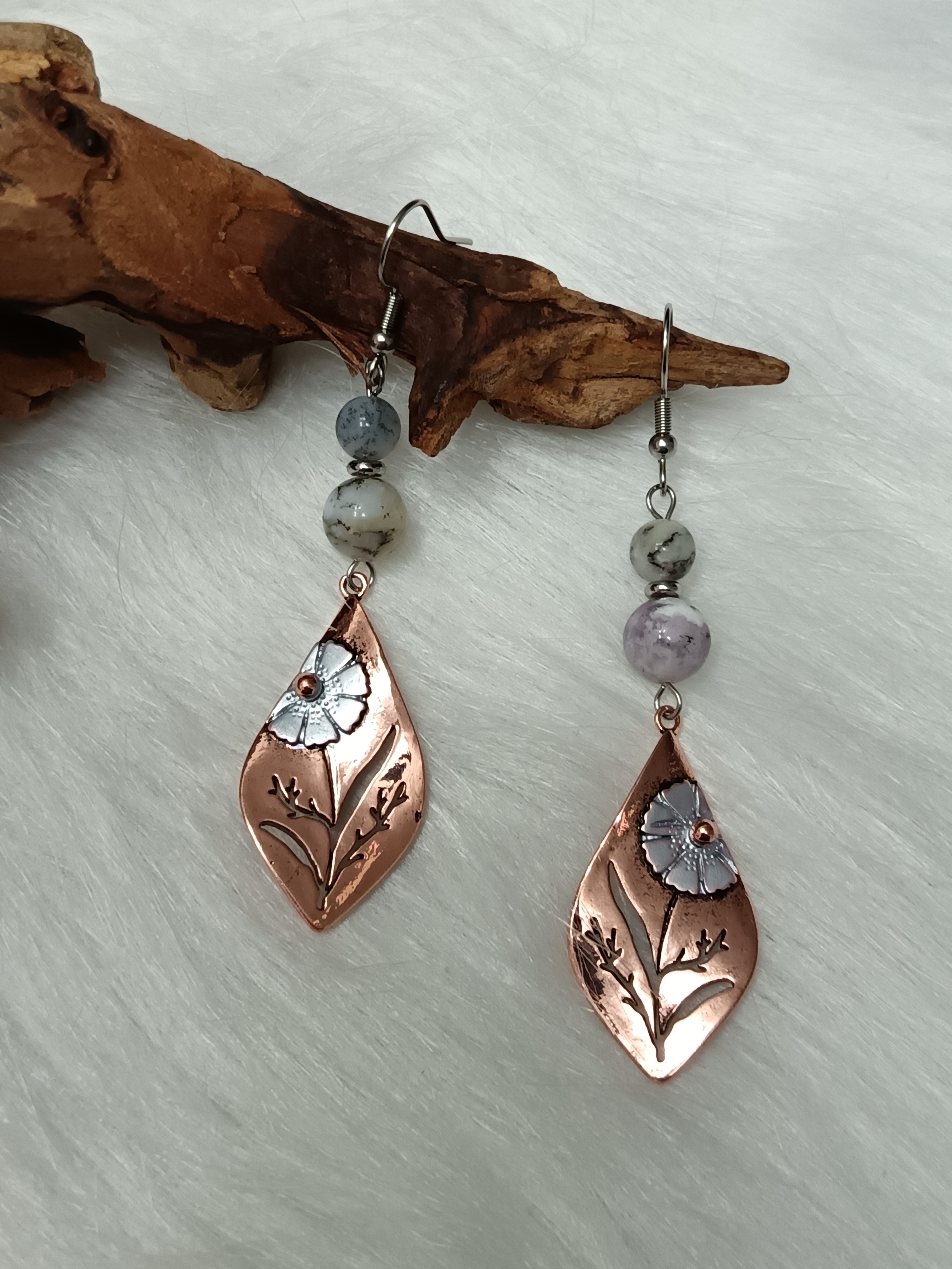 Boucles d'oreilles "jolie marguerite" en agate dendritique 