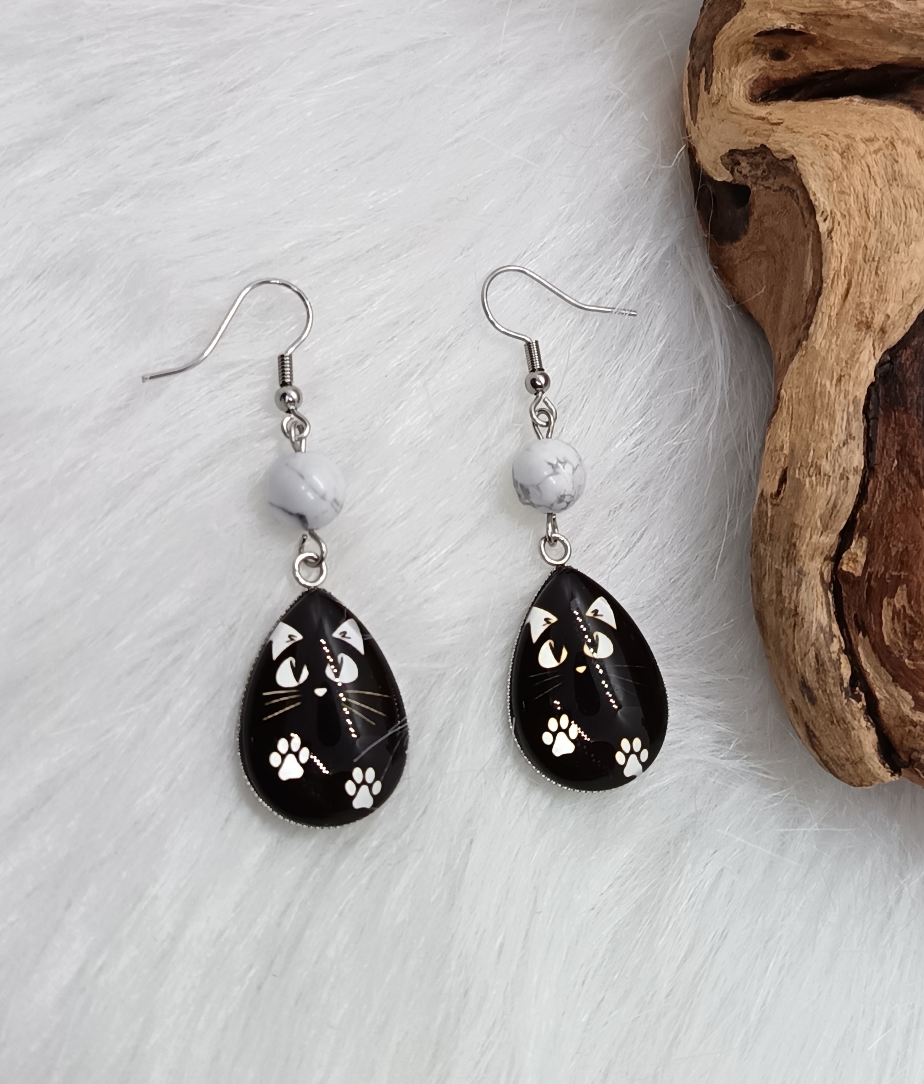 Boucles d'oreilles "chat noir" en howlite