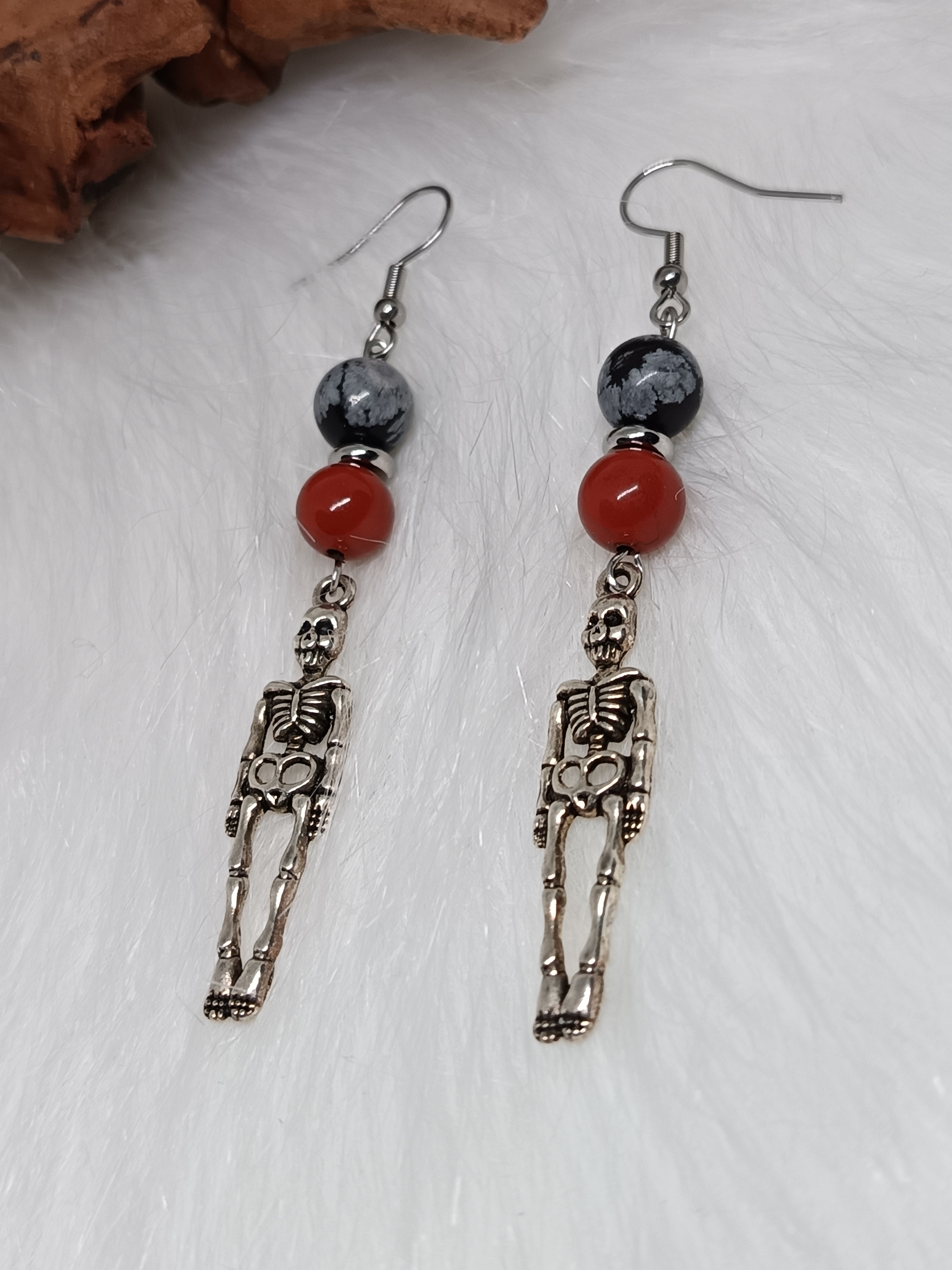 Boucles d'oreilles "squelette" en obsidienne neige et jaspe rouge