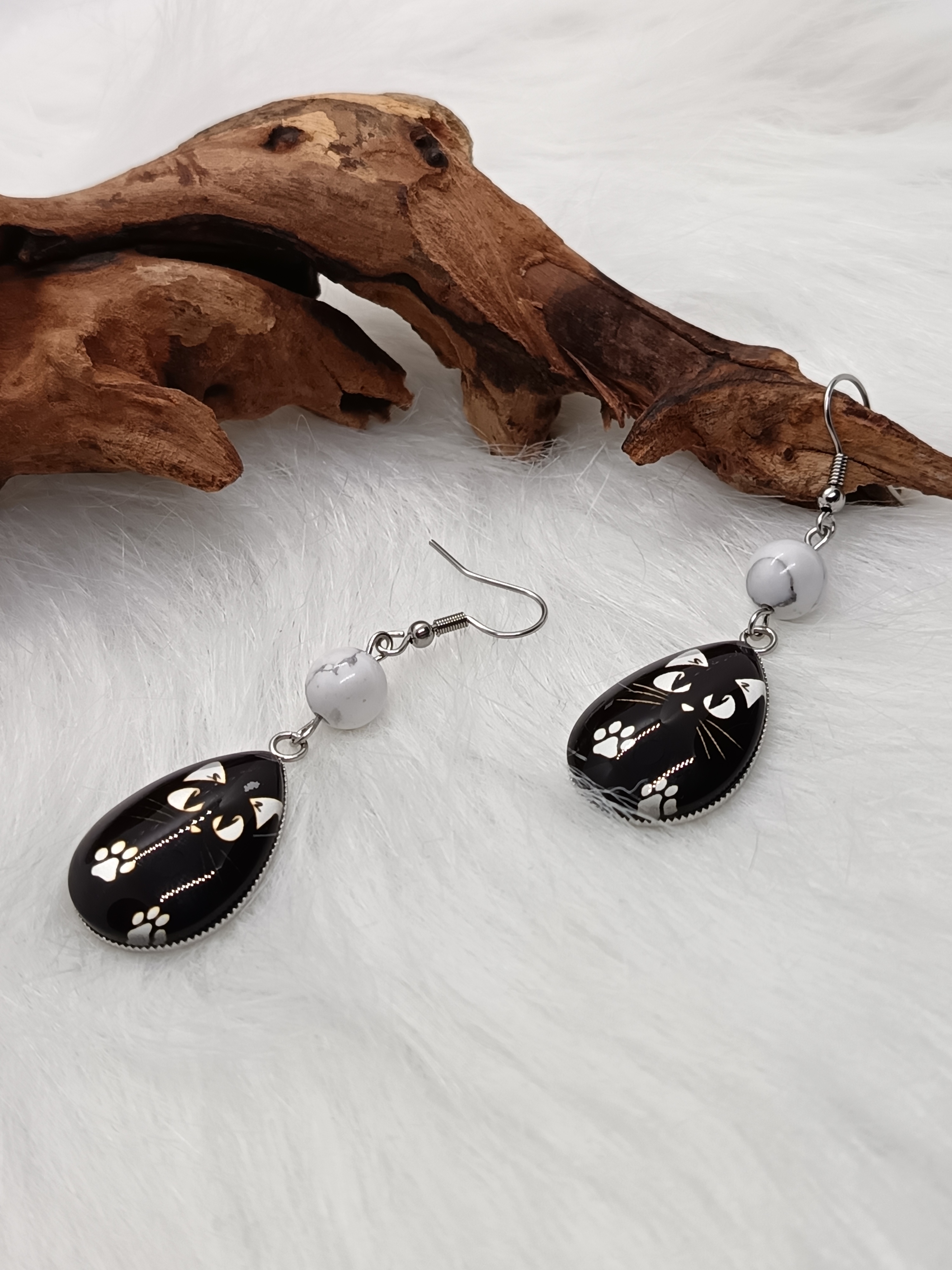 Boucles d'oreilles "chat noir" en howlite