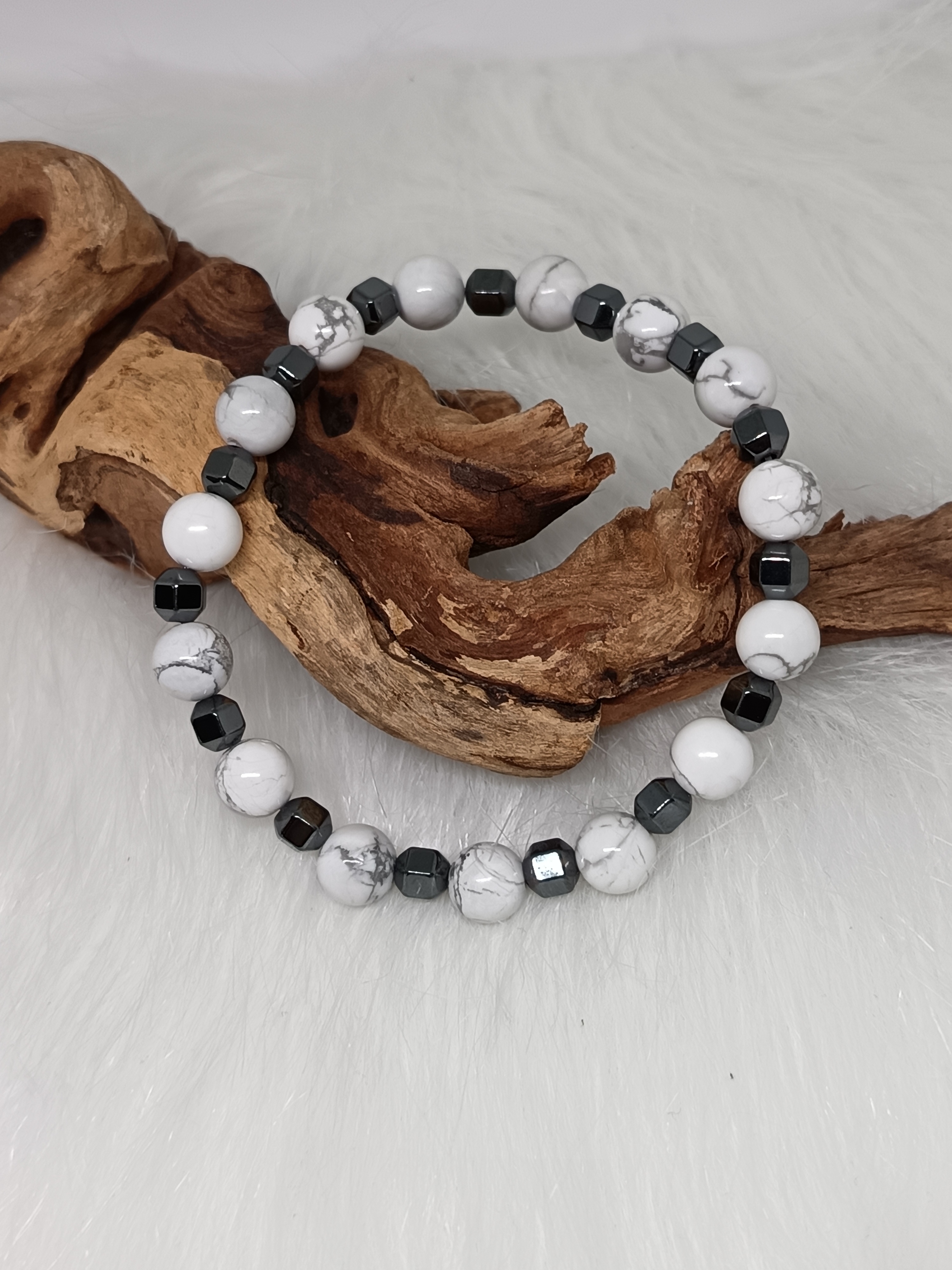 Bracelet "paix intérieure" en howlite et hématite