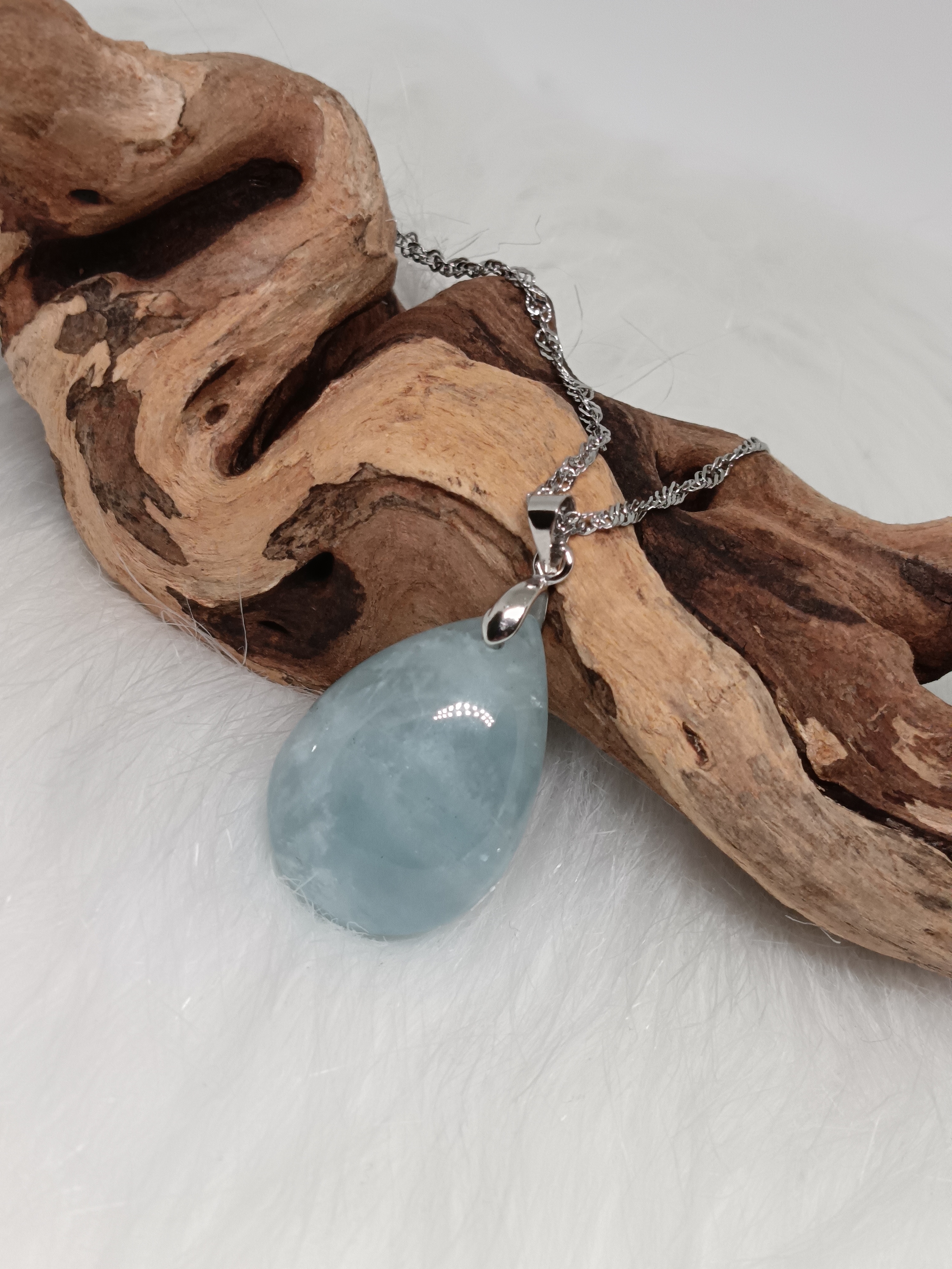 Collier "goutte" en aigue-marine