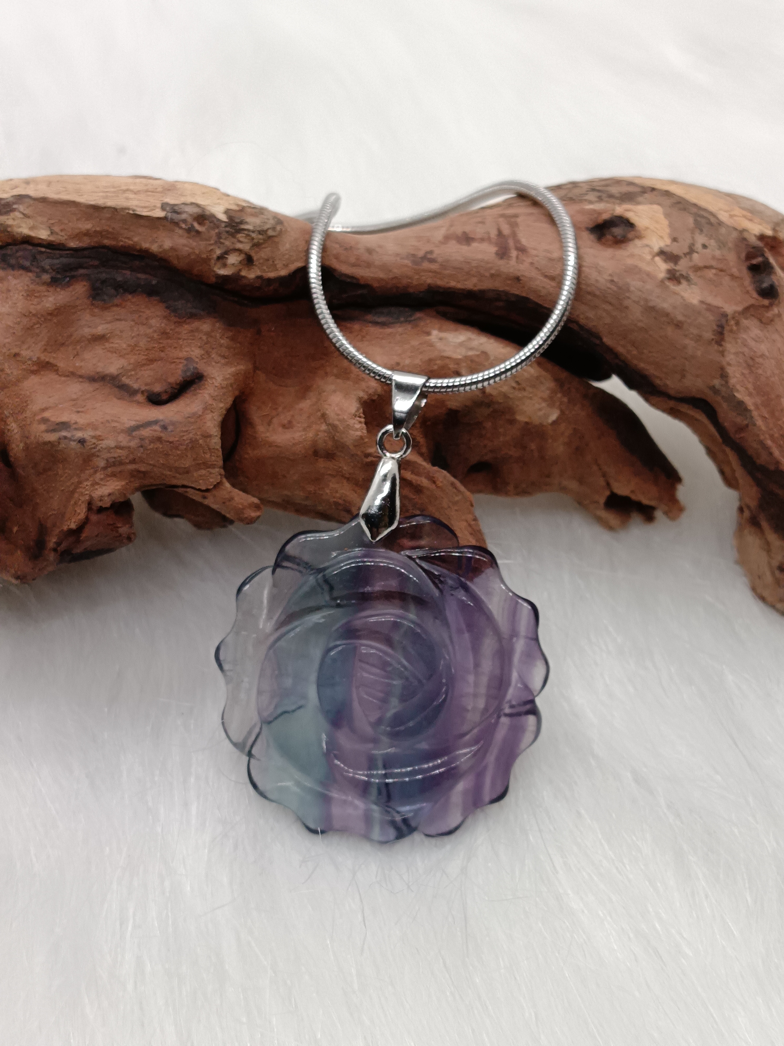 Collier "rose" en fluorite multicolore