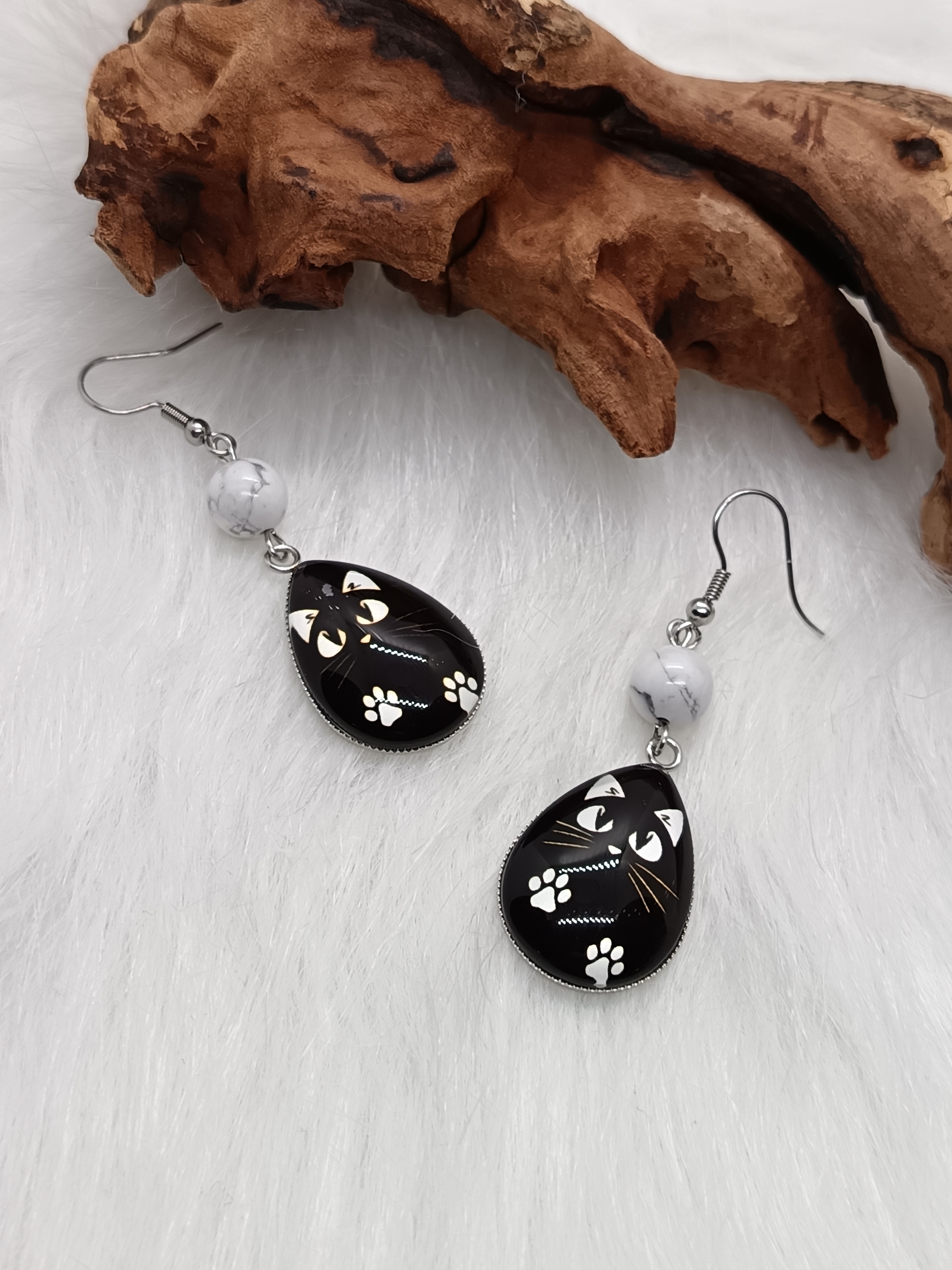 Boucles d'oreilles "chat noir" en howlite