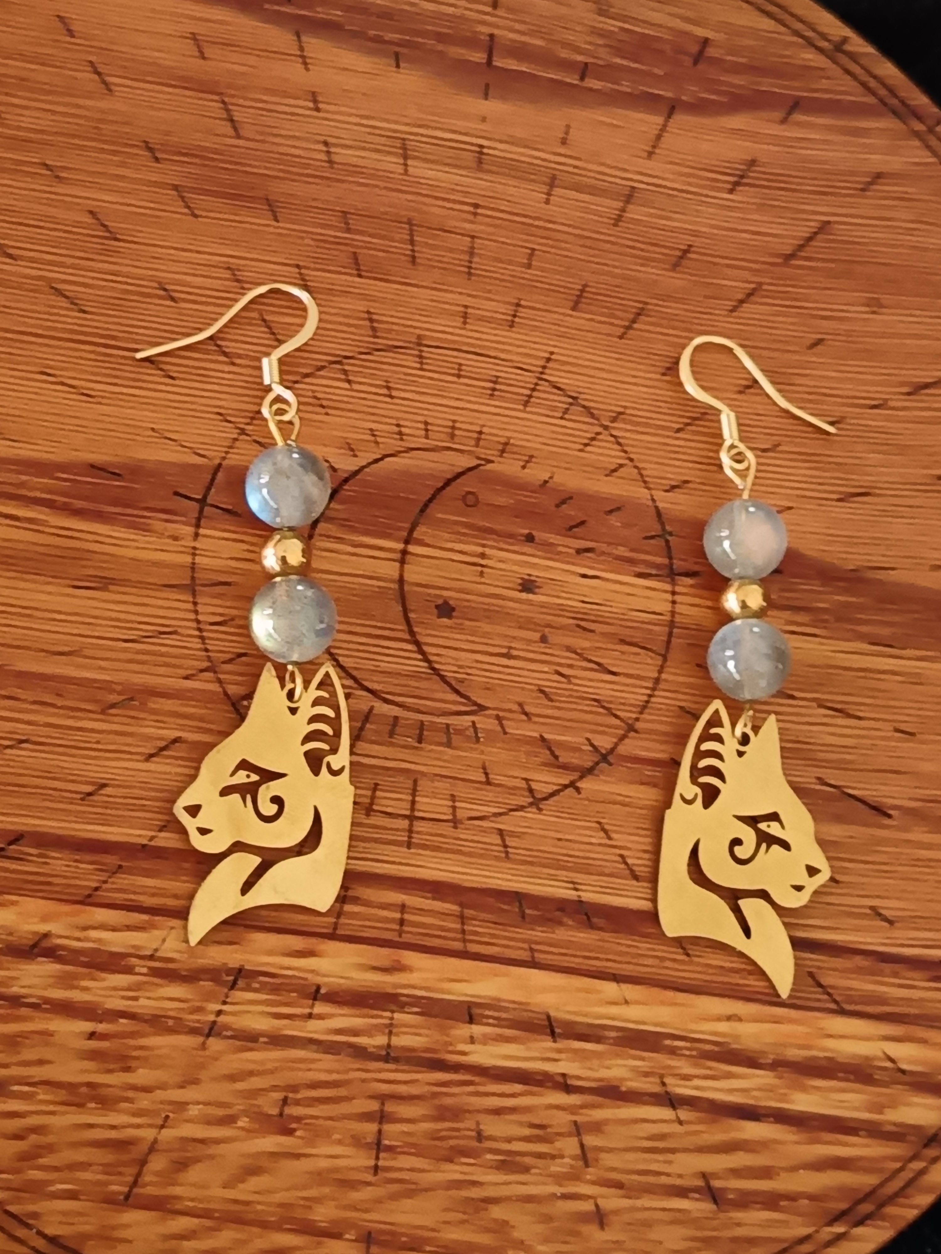 Boucles d'oreilles "chat égyptien" en labradorite