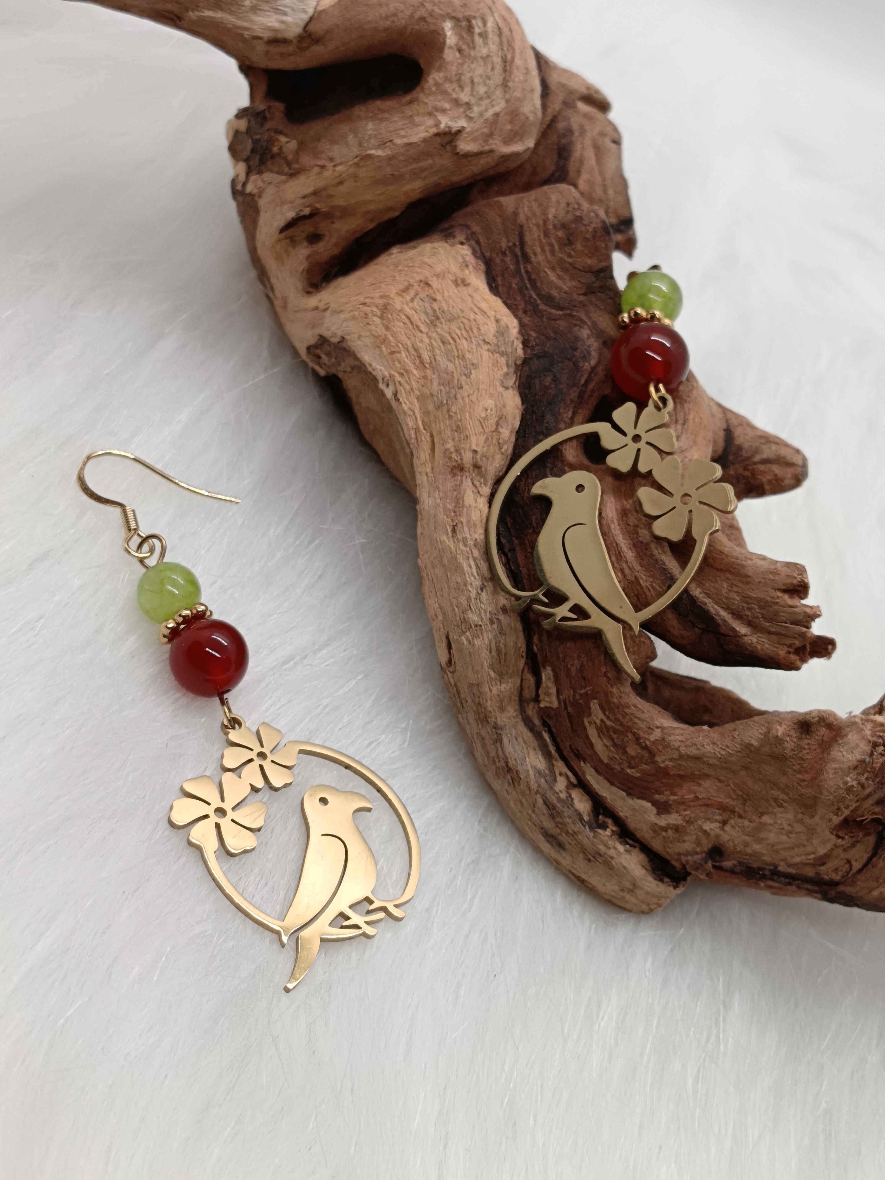 Boucles d'oreilles "perroquet" en cornaline et péridot