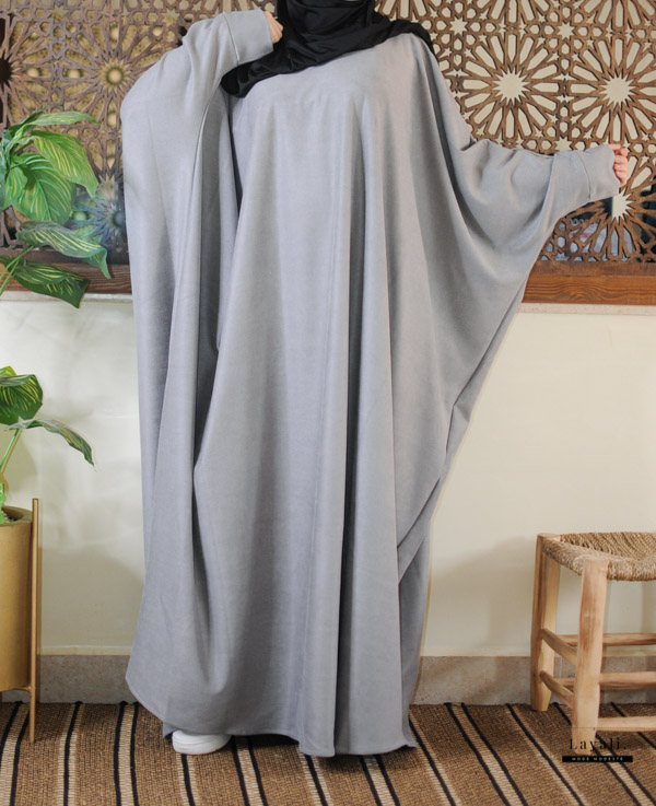 Abaya "MALAK" - L'Élégance Aérienne d'Hiver ✨