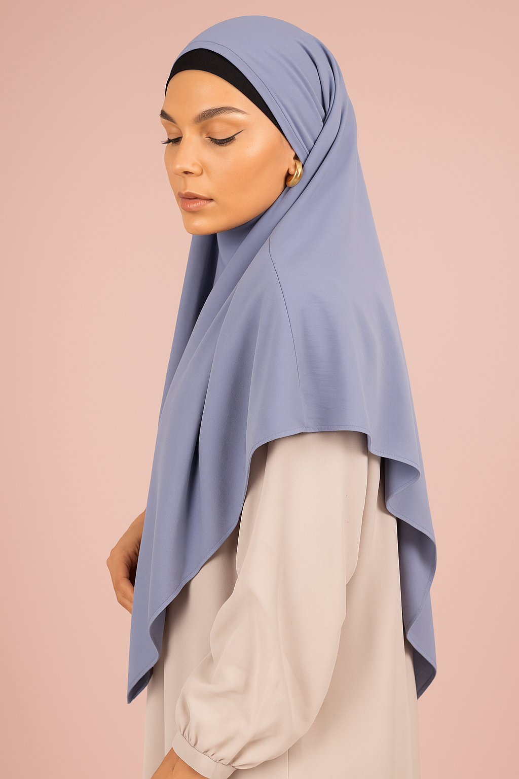 🧕 Khimar Court en Soie de Médine – Élégance et Légèreté pour la Femme Voilée