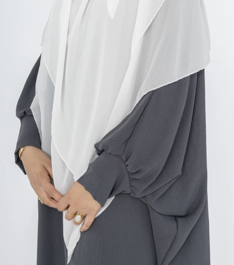 🌸 Abaya Robe Longue en Jazz – Manches Papillon Élégantes | Vêtement Mastour Femme Voilée