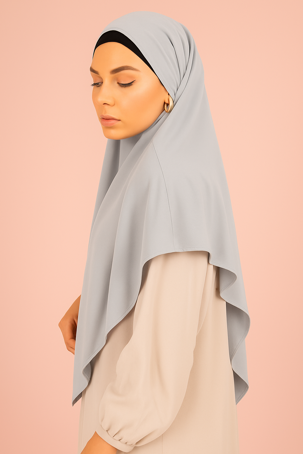 🧕 Khimar Court en Soie de Médine – Élégance et Légèreté pour la Femme Voilée