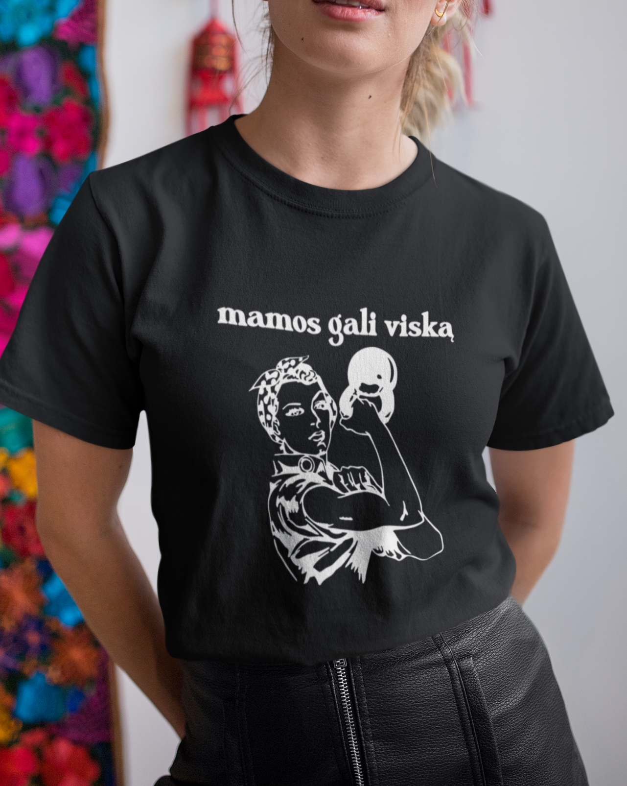 Moteriški marškinėliai "MAMOS GALI VISKĄ"