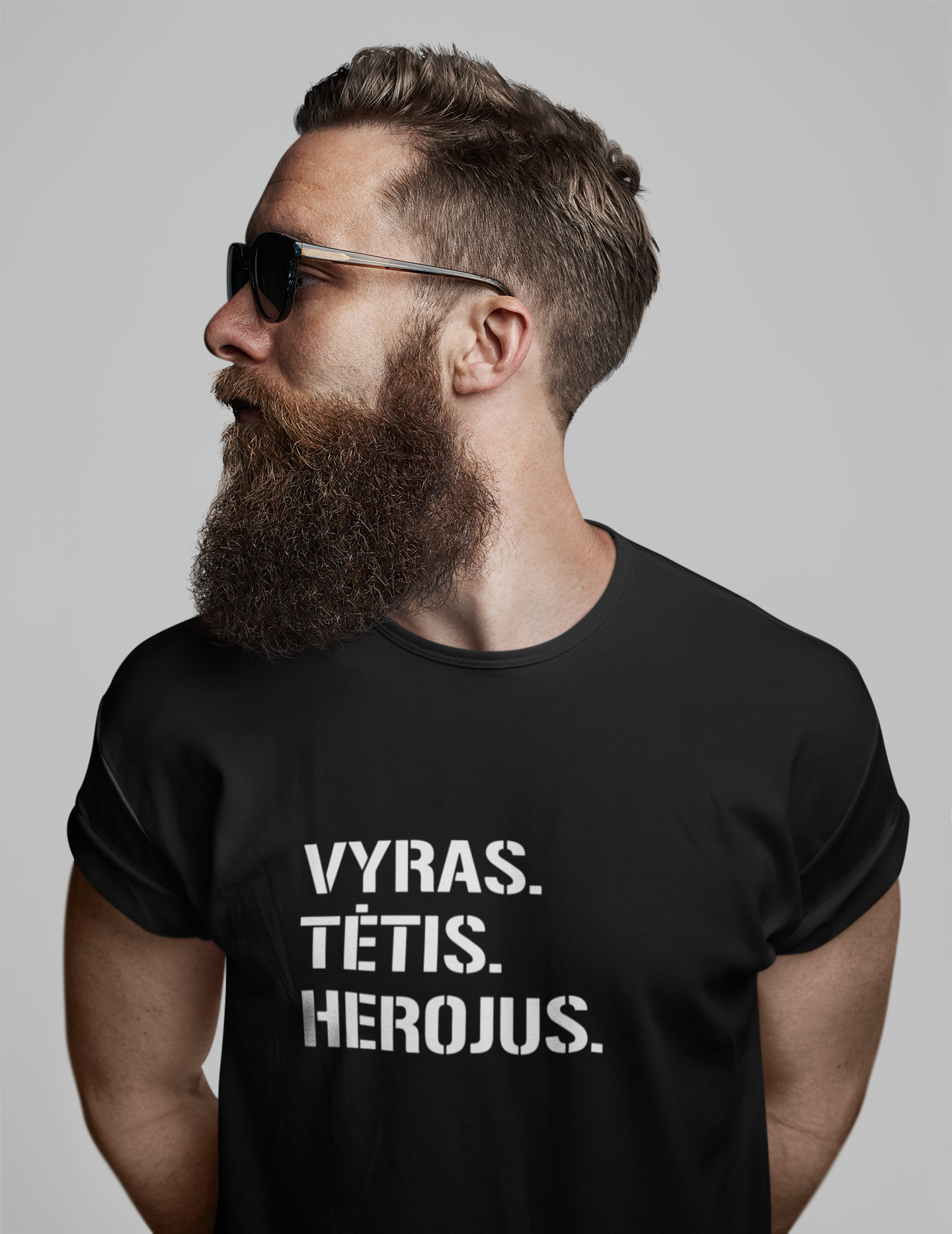 Marškinėliai "VYRAS TĖTIS HEROJUS"