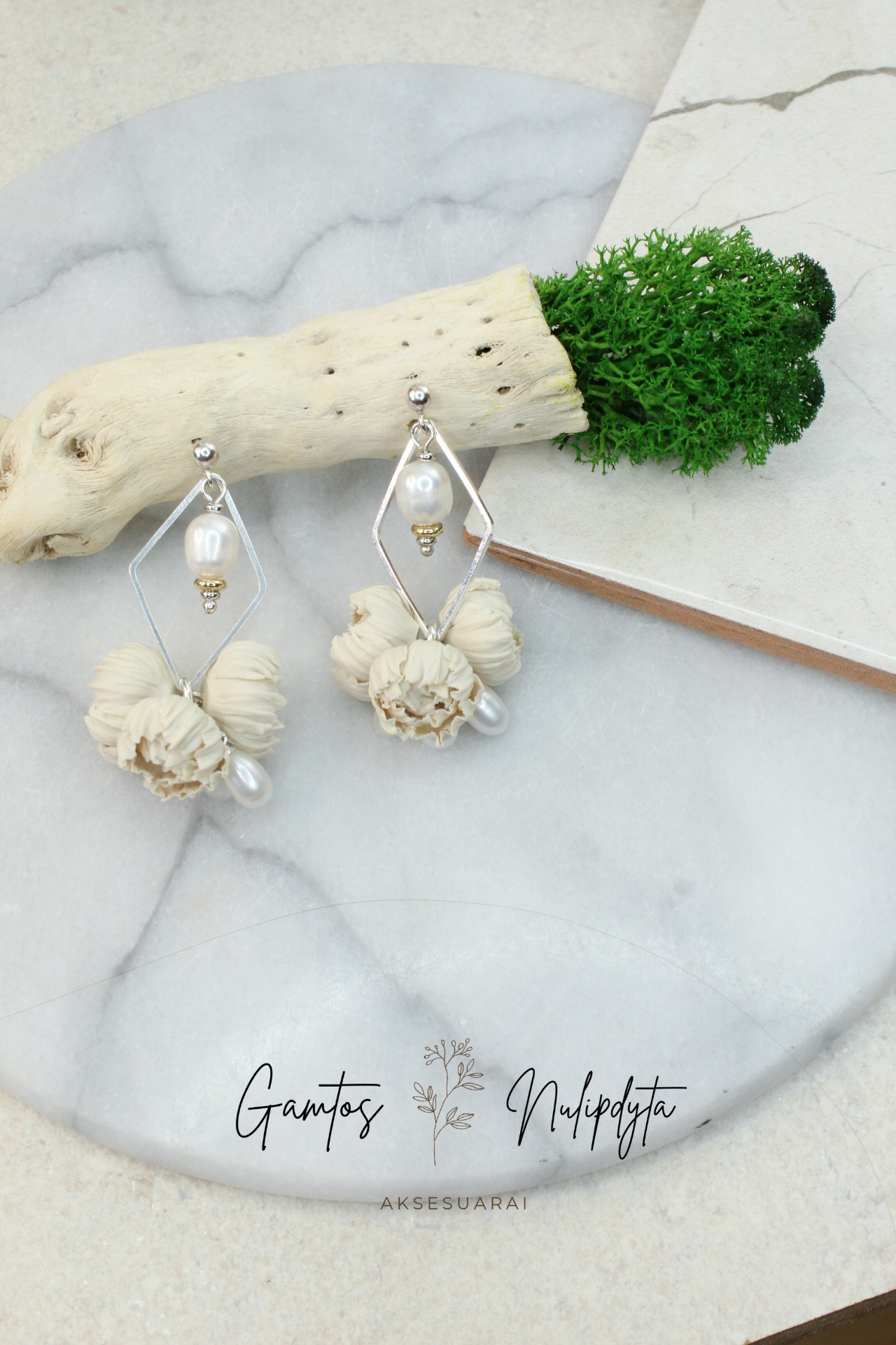 AUSKARAI " BIJŪNAI" SID.VIN. SU PERLAIS