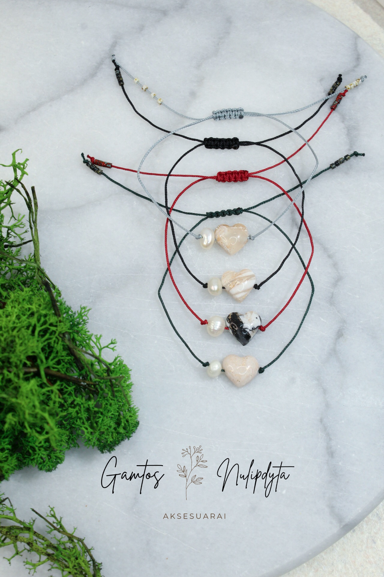 DRAUGYSTĖS APYRANKĖS "ŠIRDELĖ" SU PERLIUKU