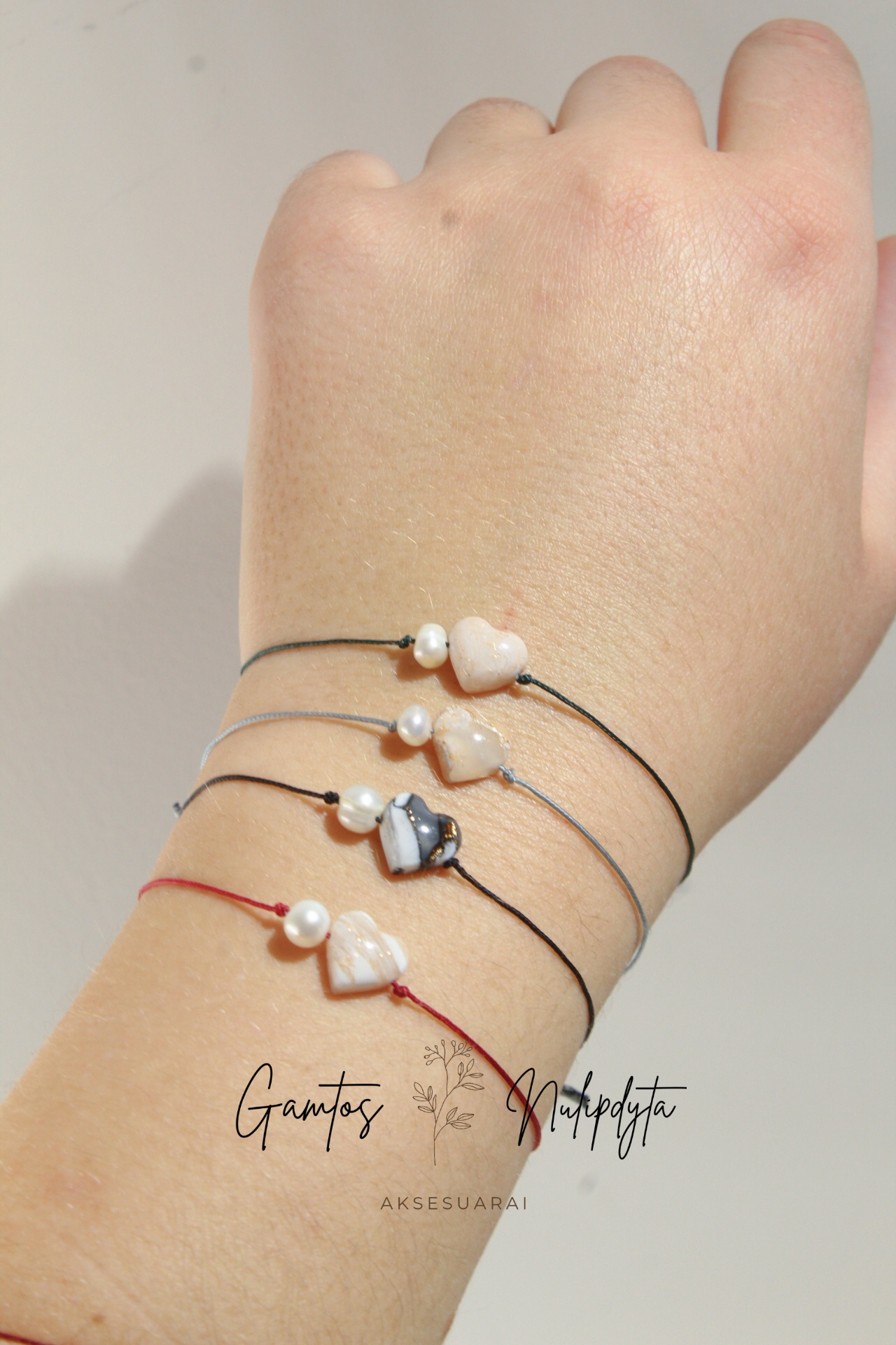 DRAUGYSTĖS APYRANKĖS "ŠIRDELĖ" SU PERLIUKU