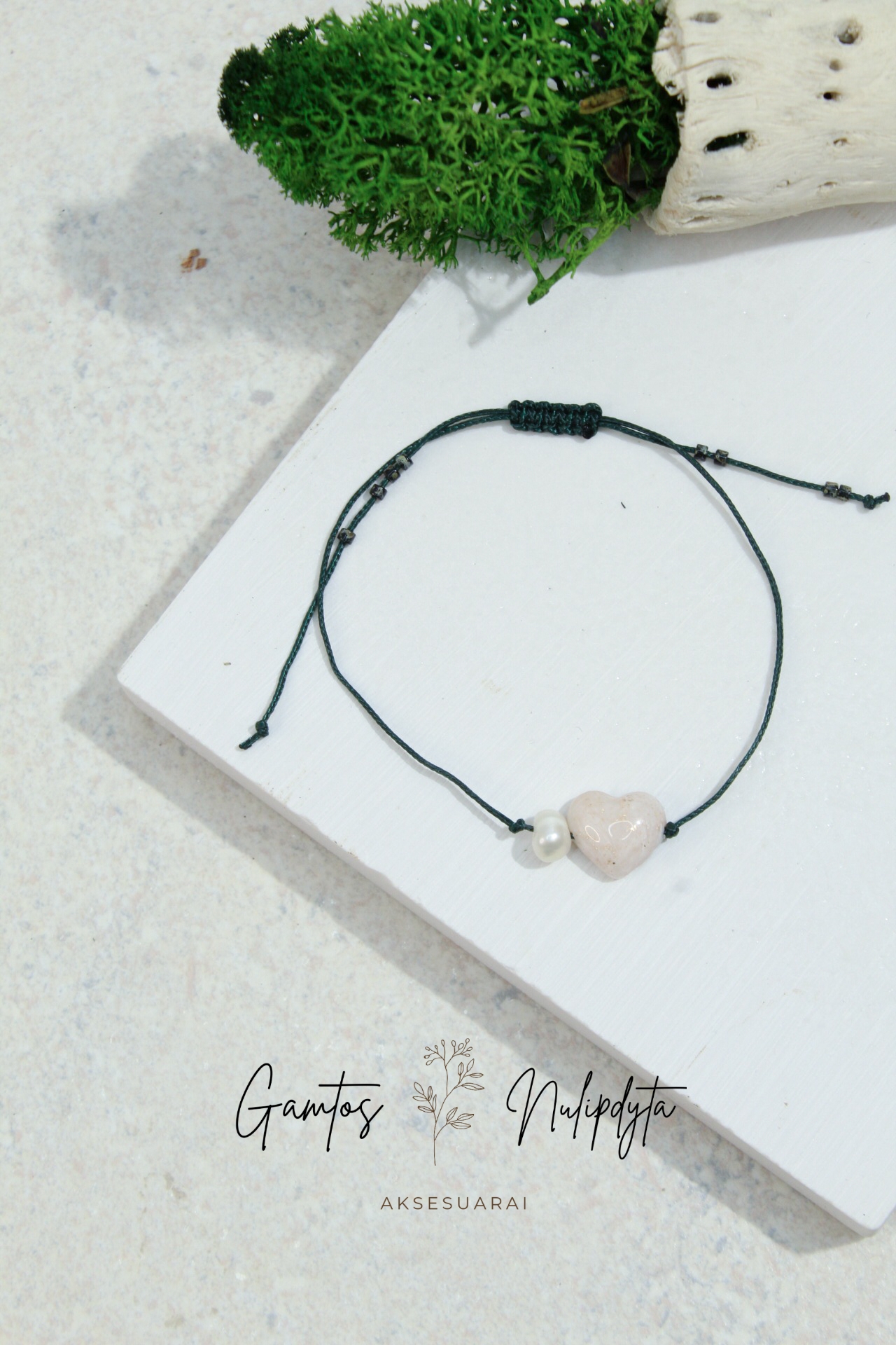 DRAUGYSTĖS APYRANKĖS "ŠIRDELĖ" SU PERLIUKU