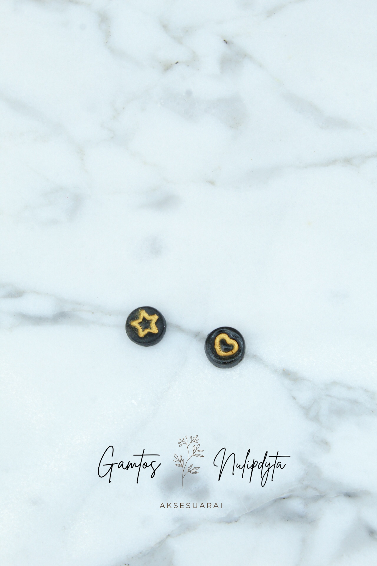 DRAUGYSTĖS APYRANKĖS SU INICIALU