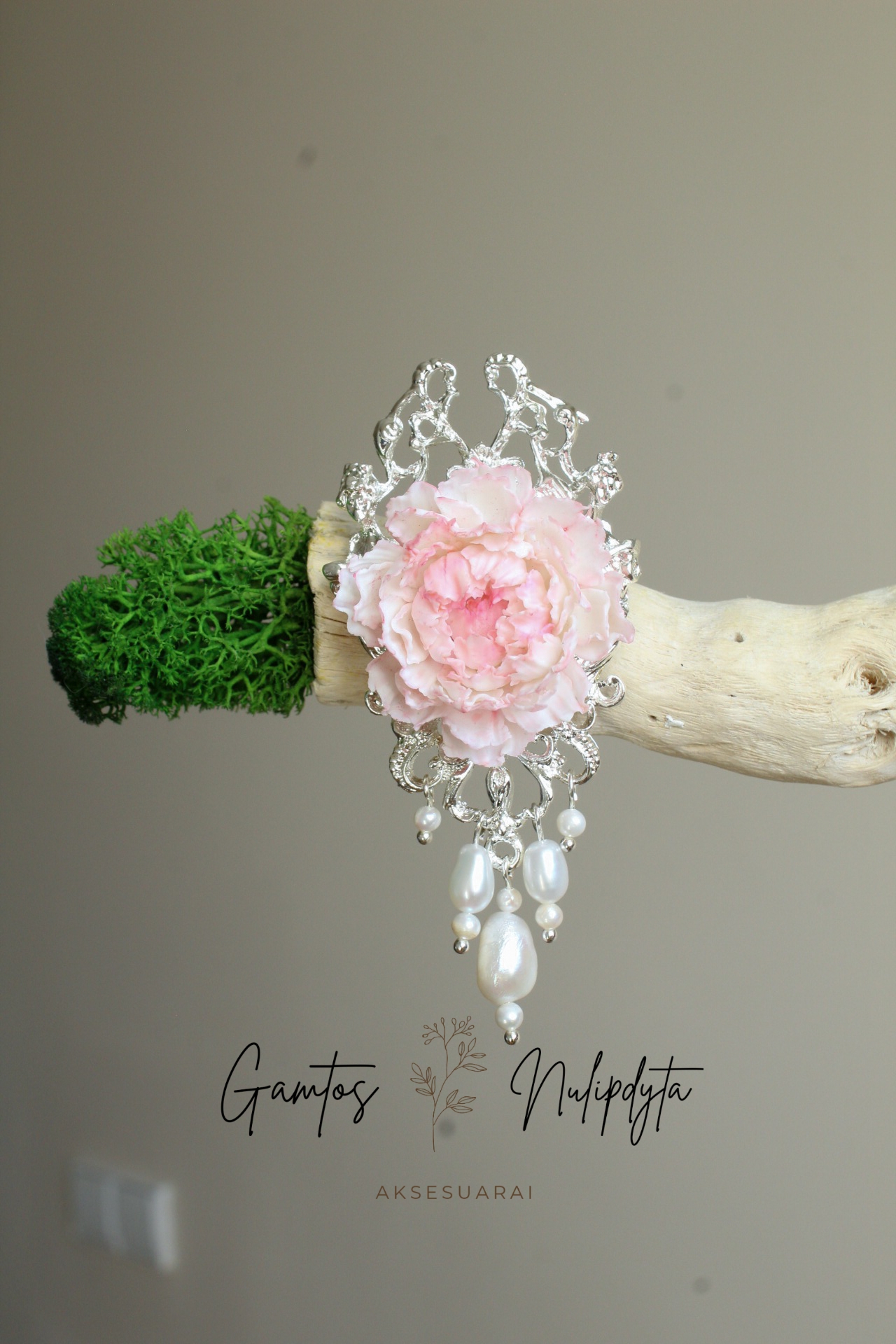 SAGĖ "BIJŪNAS" SU PERLAIS