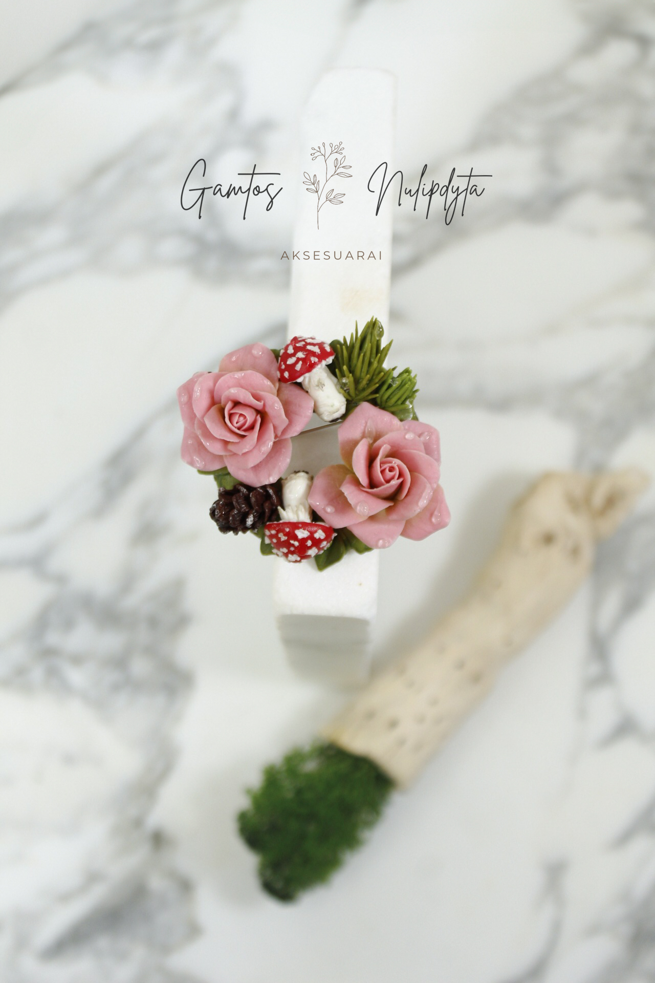 SAGĖ "MIŠKAS+ROŽĖS" SU ŽIOGELIU