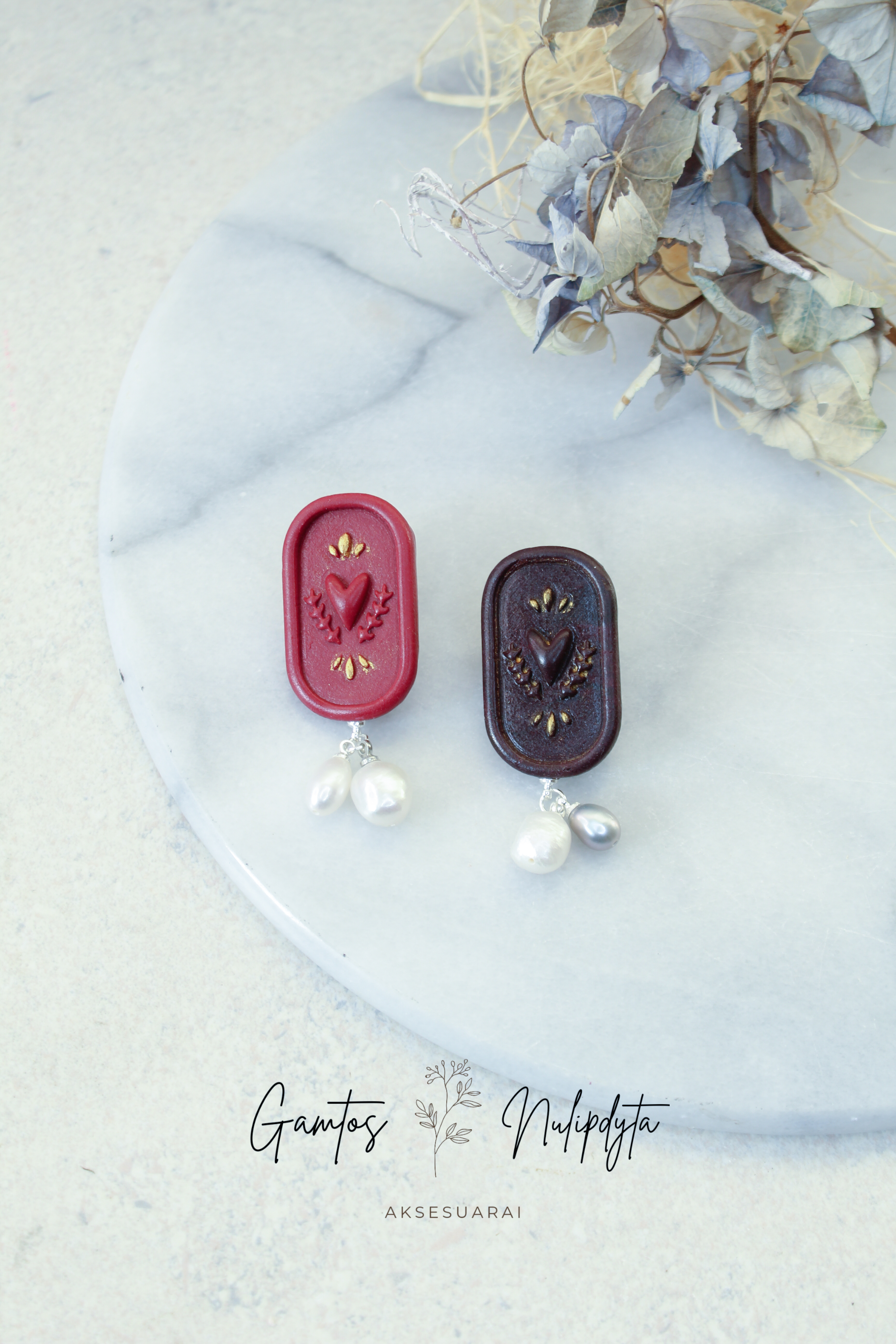 MINI SAGĖ "ŠIRDŽIŲ KARALIENĖ"