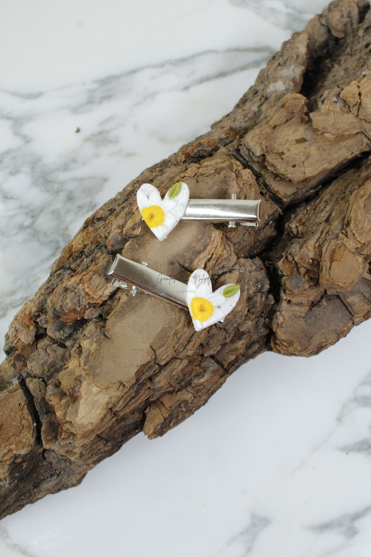 MINI PLAUKŲ SEGTUKAI "ŠIRDELĖ"